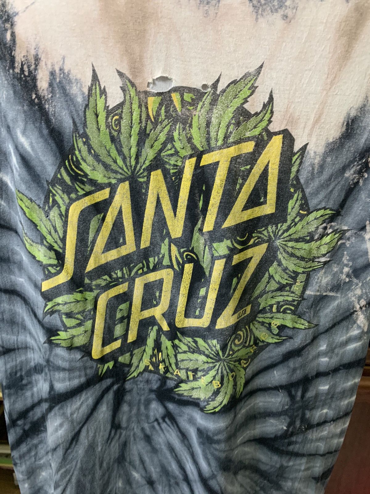 Santa Cruz Skateboards × Vintage Santa Cruz Marijuana Distressed T-Shirt Size US XL / EU 56 / 4 - 7 Thumbnail