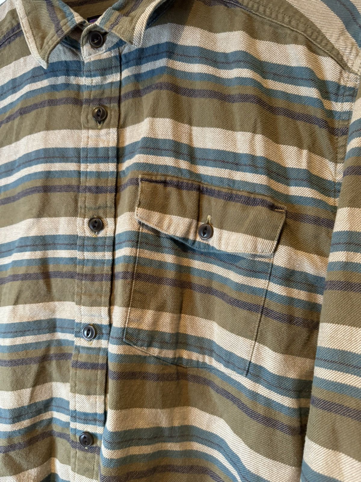 Patagonia Patagonia Organic Cotton Striped Button Shirt Medium Mens Size US M / EU 48-50 / 2 - 2 Thumbnail
