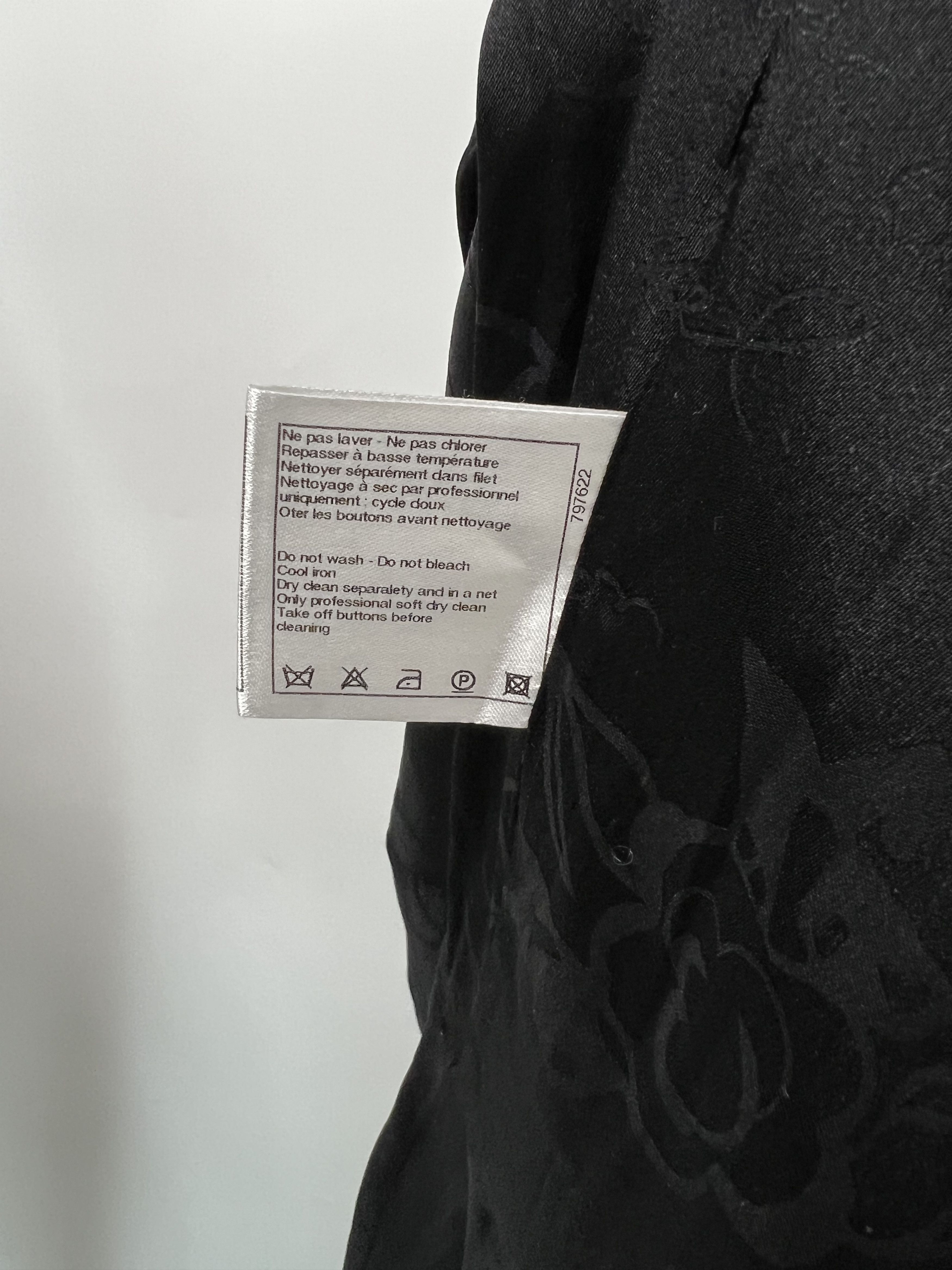 Chanel Chanel 100% Wool Short Sleeve Dress Rhinestones Decoration Size XS / US 0-2 / IT 36-38 - 23 Thumbnail