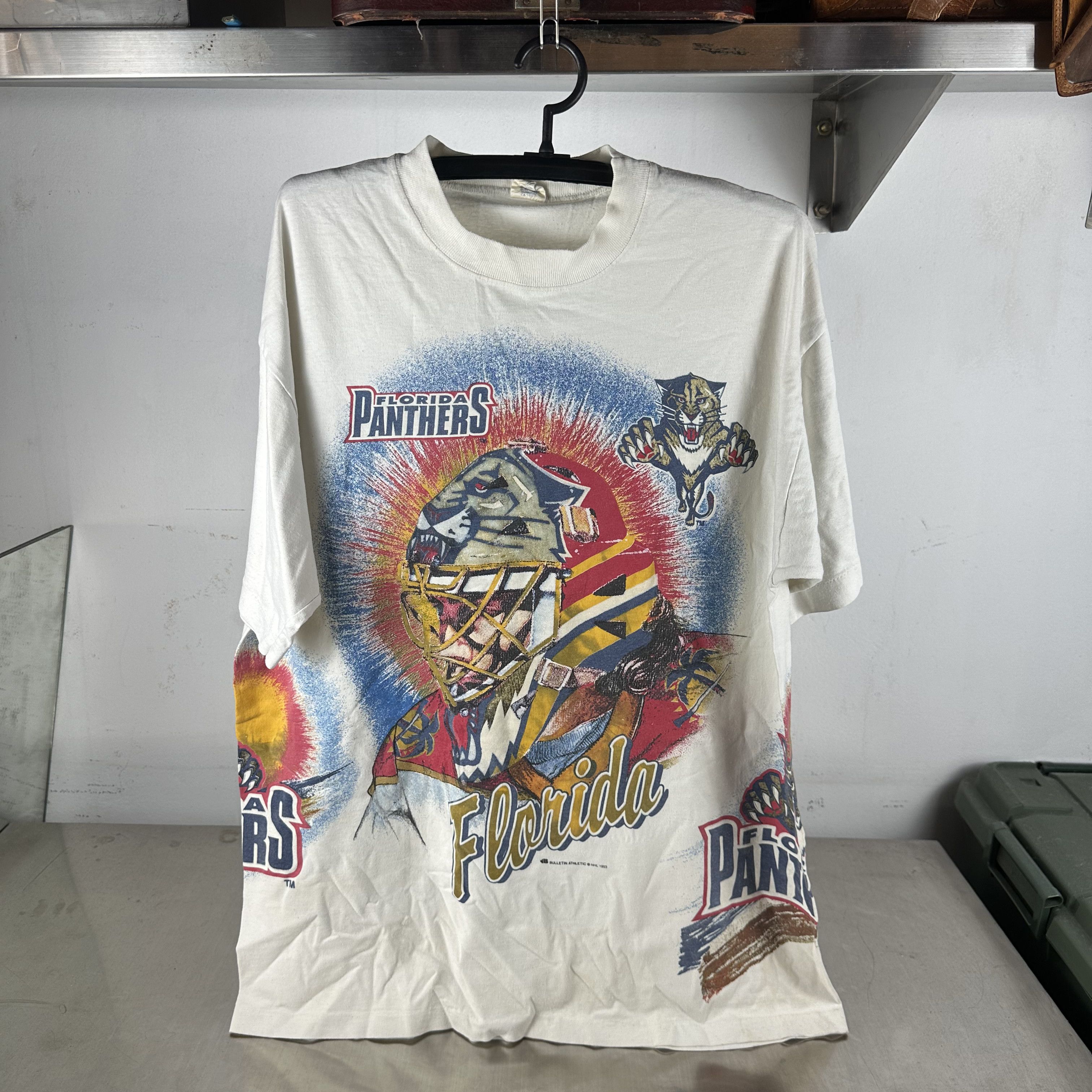 Vintage ​​​​90s Florida Panthers Bulletin Athletic NHL AOP T-shirt Size US XL / EU 56 / 4 - 1 Thumbnail