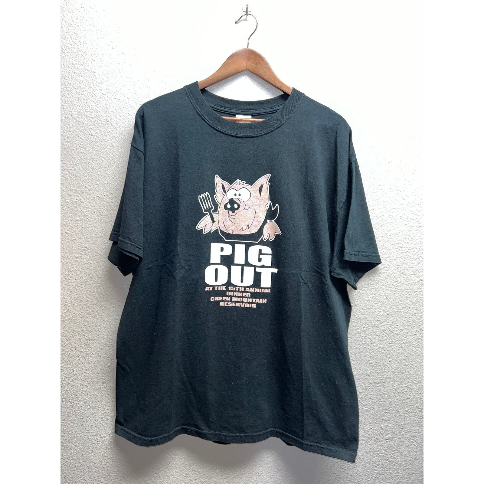 Gildan Vintage Pig Out Shirt Party Green Mountain Black Tee X-Large Size US XL / EU 56 / 4 - 1 Thumbnail
