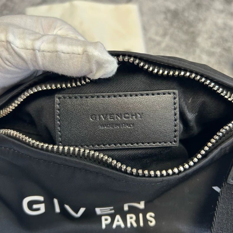 Givenchy Givenchy Classic Black Crossbody Bag 2506-Nextarrow Size ONE SIZE - 5 Thumbnail