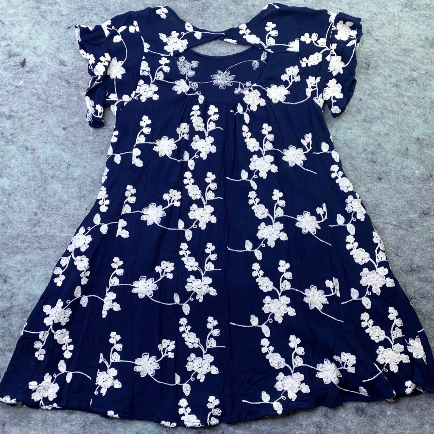 Vintage Altar'd State Womens Floral Tunic Blouse Small Blue Embroidered Lightweight Flared Sleeve Size S / US 4 / IT 40 - 6 Thumbnail