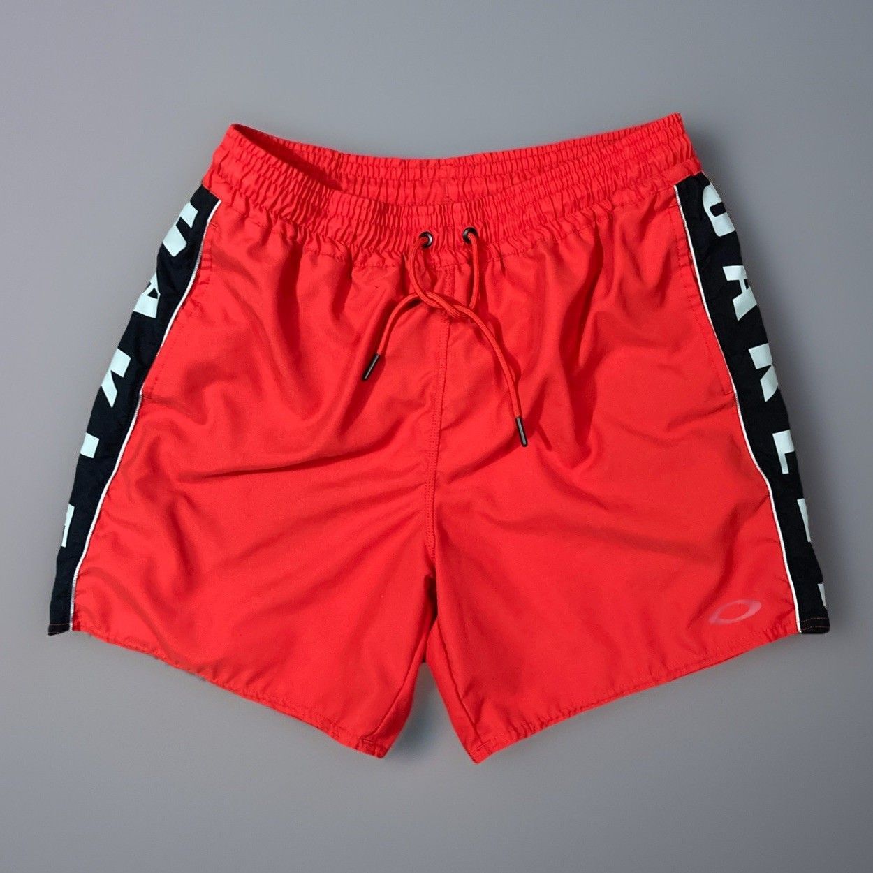 Oakley Oakley Red Swim Trunks Board Shorts Mesh Brief Liner Size US 29 - 1 Thumbnail