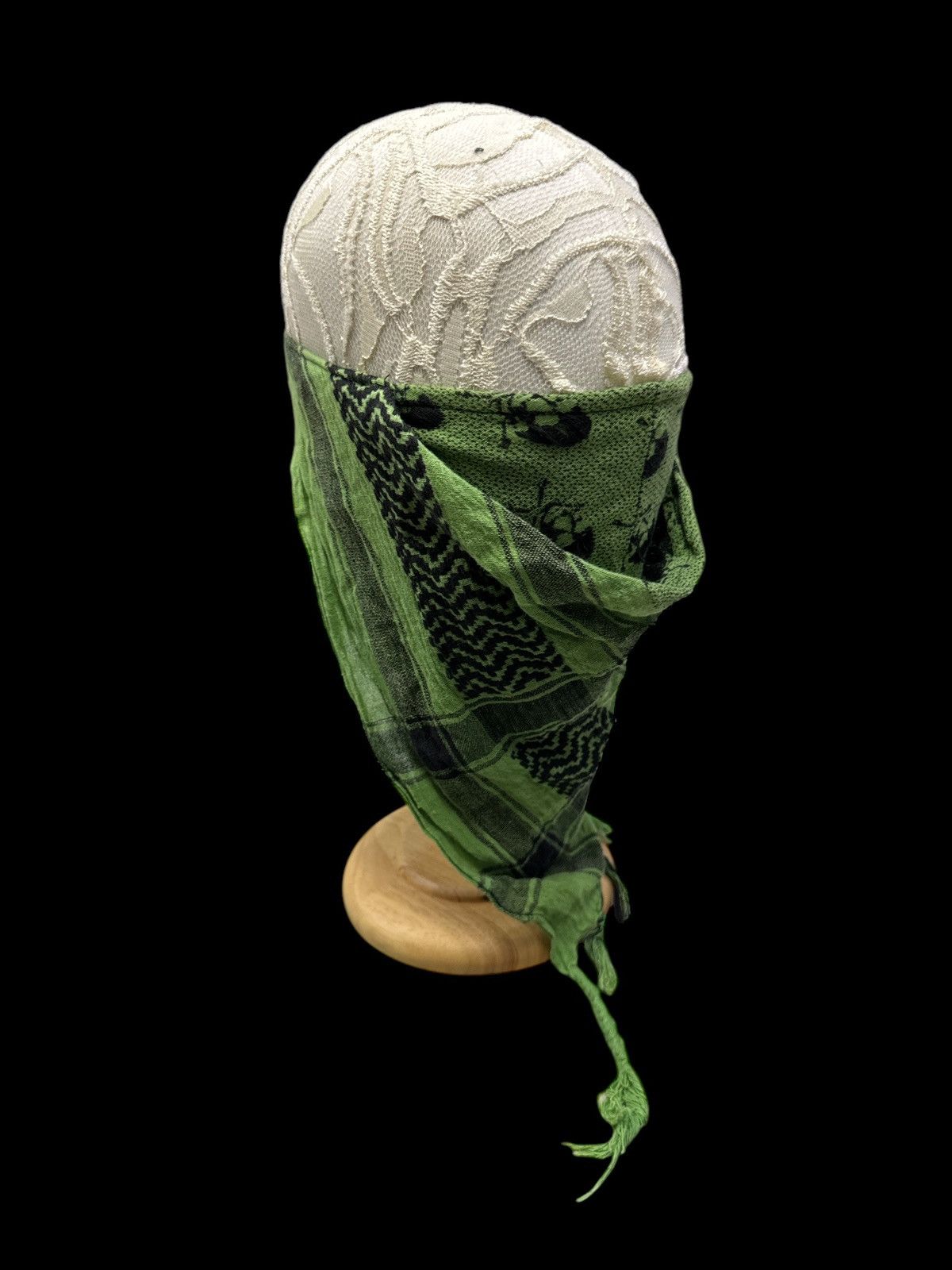 Other SKULLS MOTIVE KEFFIYEH SHEMAGH ARABIC STYLE MASK Size ONE SIZE - 1 Thumbnail
