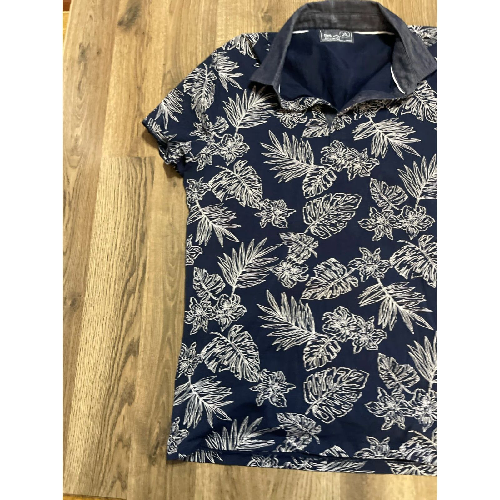 Express Express Shirt Polo, Men's Large, Express, Polo Short Sleeve, Floral, Blue White, Casual, Regular, White, 3-Season, Men, Shirt Size US L / EU 52-54 / 3 - 4 Thumbnail
