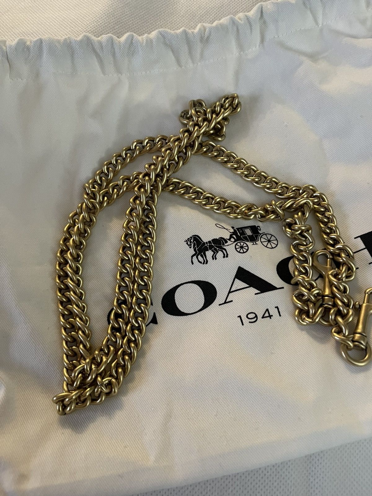Coach COACH DINKY STRAP NEW GOLD Size ONE SIZE - 5 Thumbnail