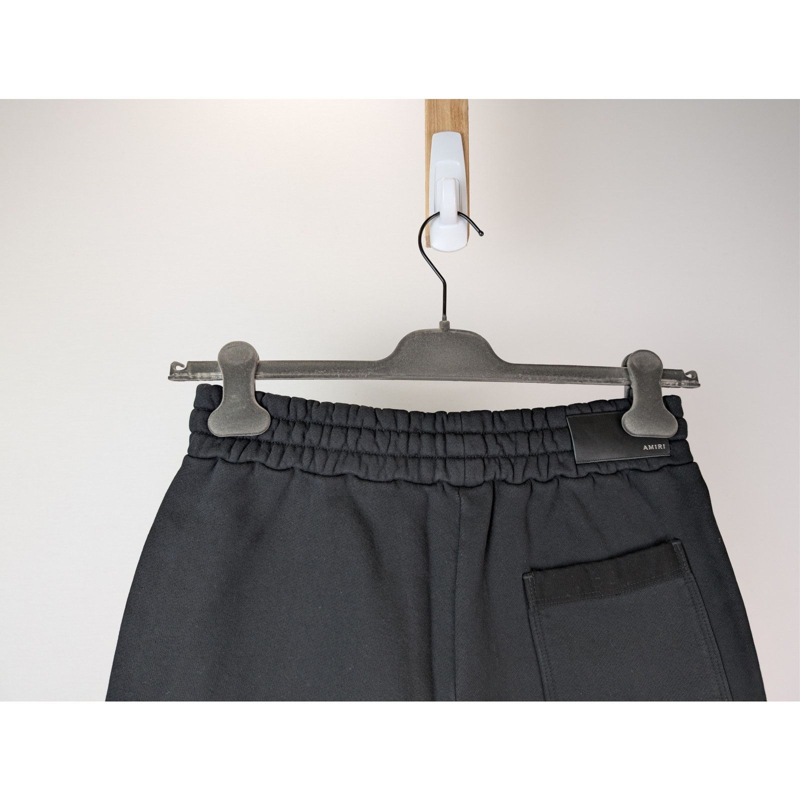 Amiri o1rshd1 Dubai Exclusive Sweatshort in Black Size US 30 / EU 46 - 13 Thumbnail