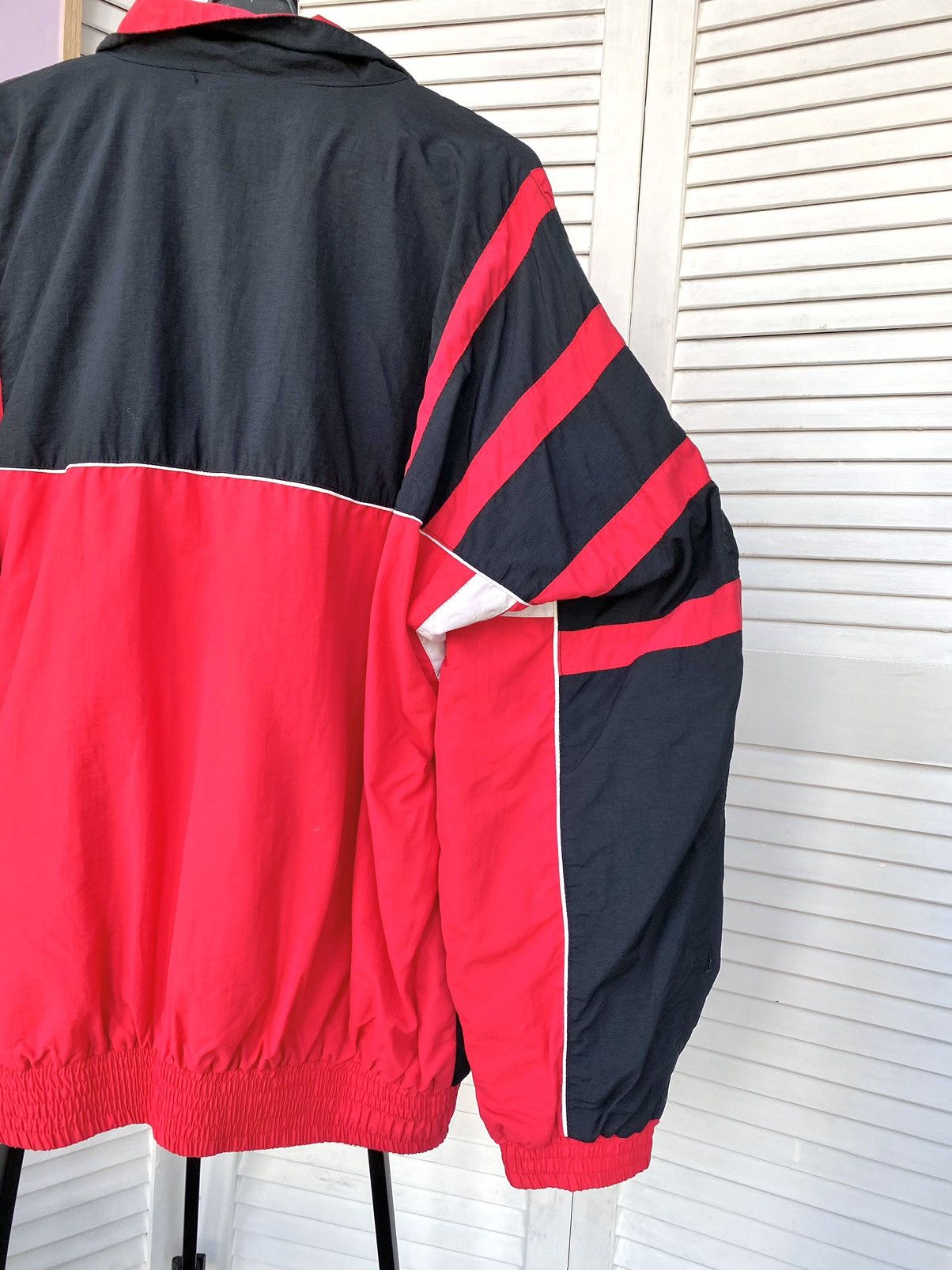 Reebok × Vintage Vintage Reebok Track Retro Jacket Striped 90s 80s Red Size US L / EU 52-54 / 3 - 7 Thumbnail