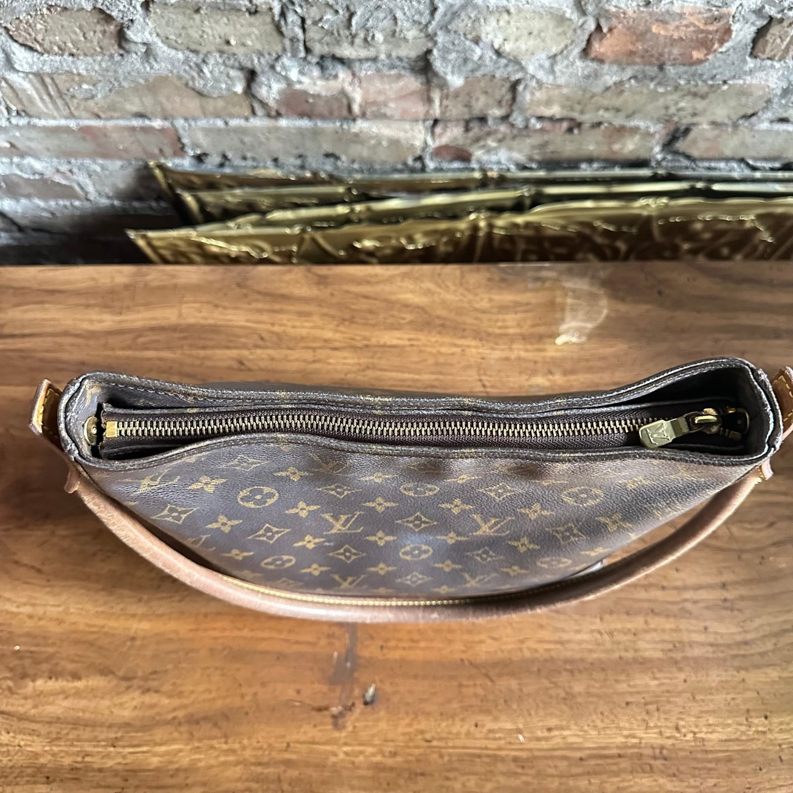 Louis Vuitton Vintage Louis Vuitton 2000 Monogram Looping GM Bag Size ONE SIZE - 8 Thumbnail