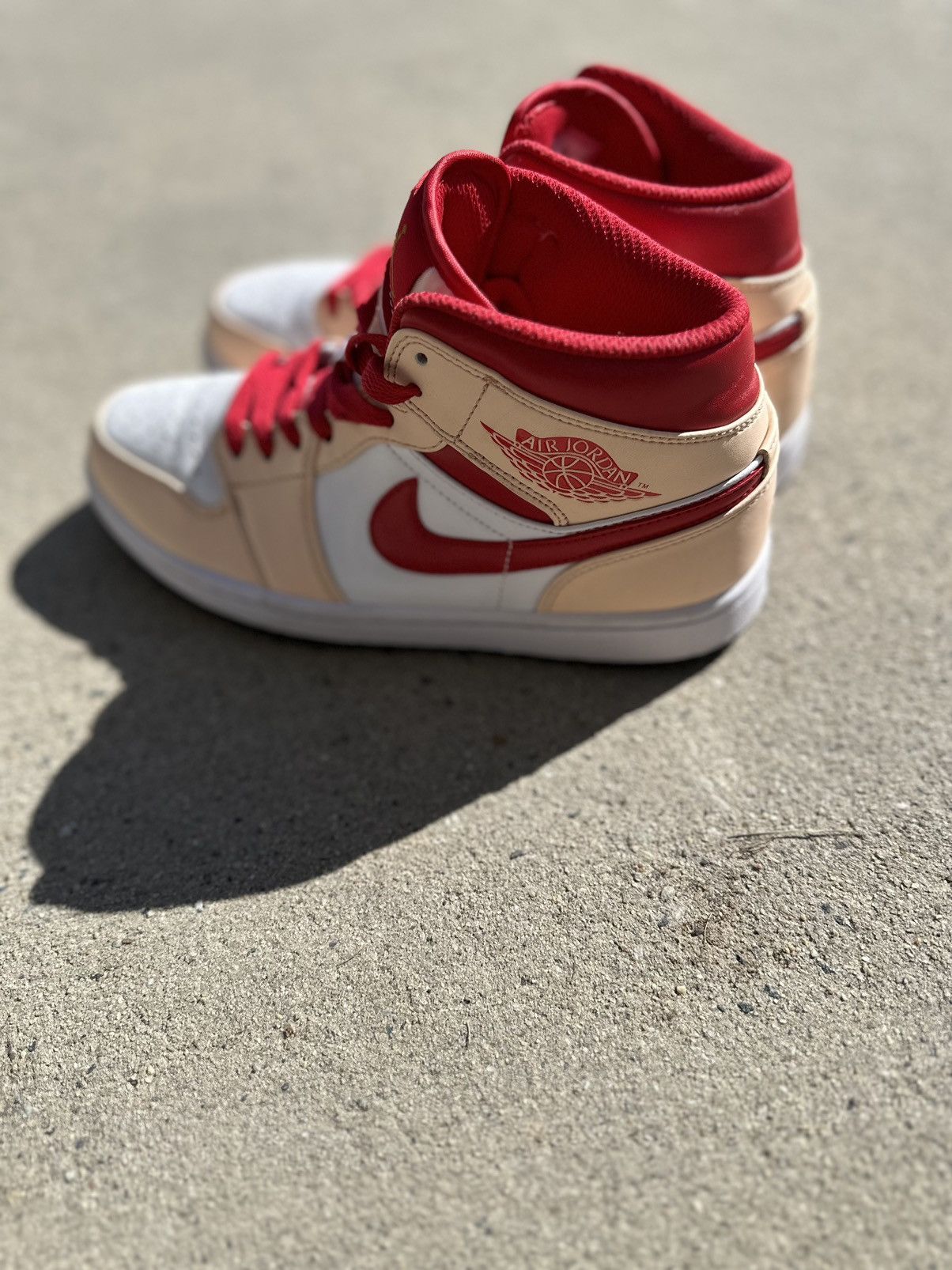 Jordan Brand Jordan 1 mid light curry's Size US 7 / EU 40 - 2 Thumbnail