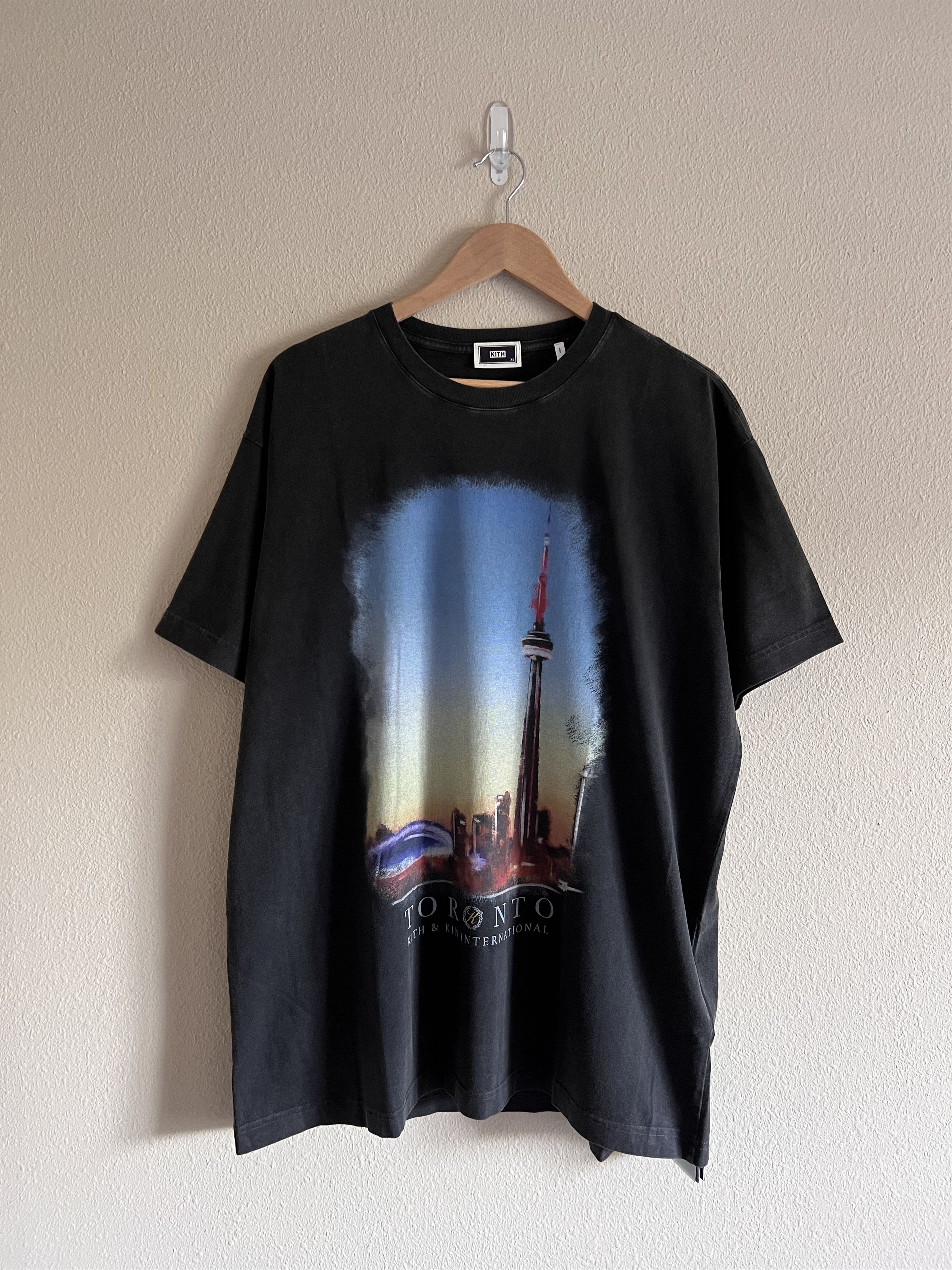 image of Kith Toronto Skyline Vintage Tee In Black, Men's (Size XL)