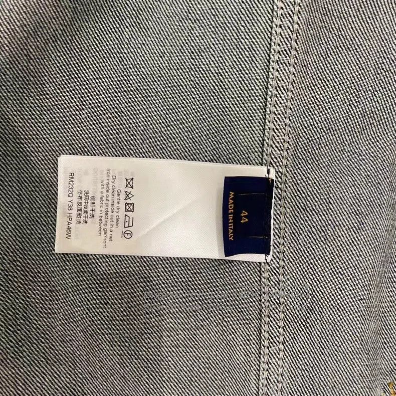 Louis Vuitton Louis Vuitton New embossed 3D denim jacket Size US S / EU 44-46 / 1 - 4 Thumbnail