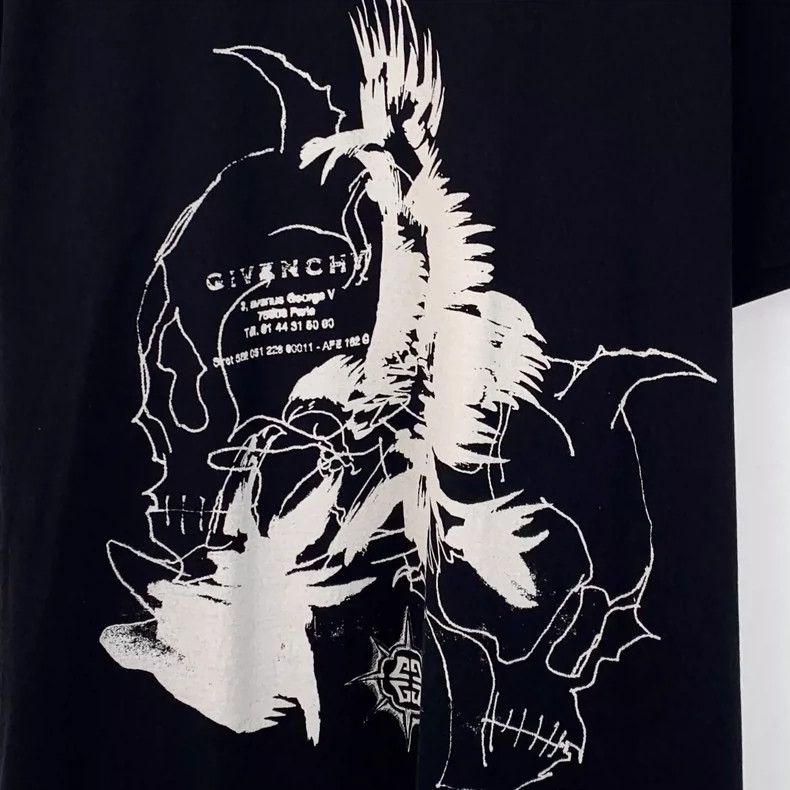 Givenchy Givenchy Black Gothic Print Cotton Crew Neck T-Shirt Size US XL / EU 56 / 4 - 4 Thumbnail