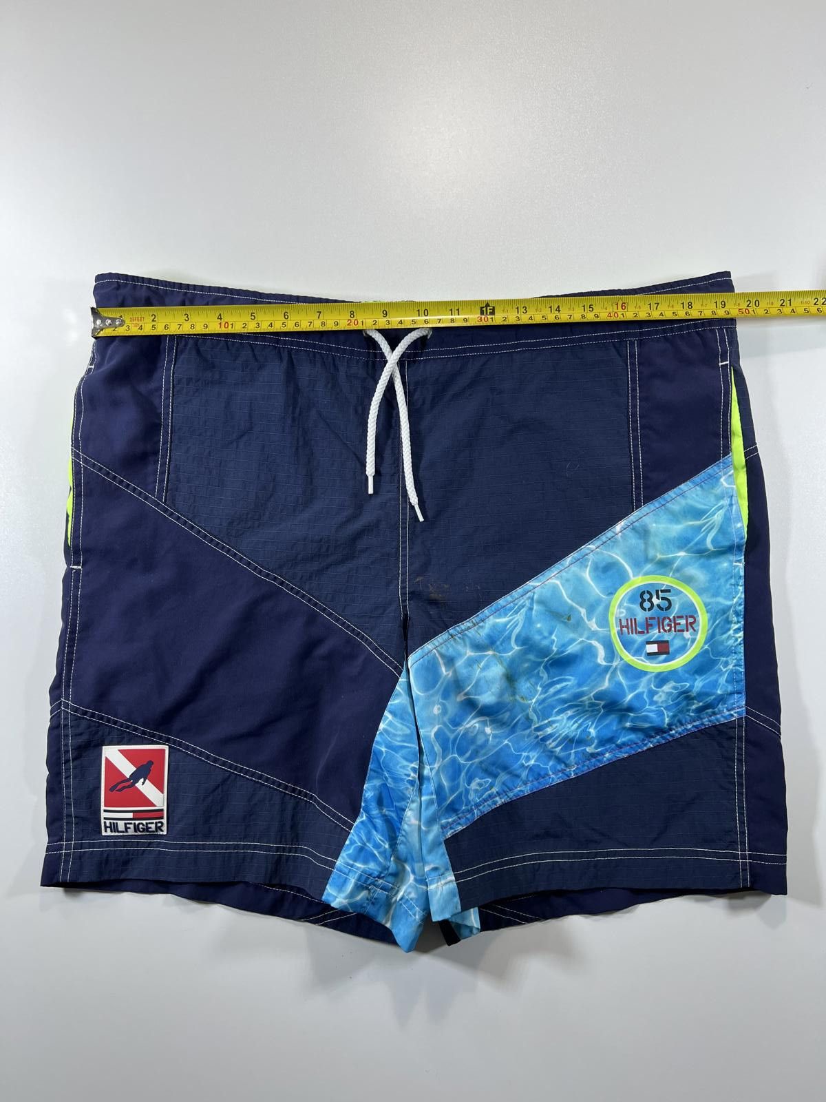 Tommy Hilfiger Tommy Hilfiger Men's Swim Shorts with Water Print Accent Size US 32 / EU 48 - 6 Thumbnail