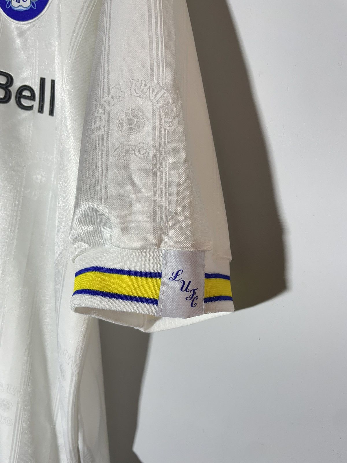 Puma × Vintage Leeds United Puma 1996/98 Vintage Football Shirt Size US XL / EU 56 / 4 - 11 Thumbnail
