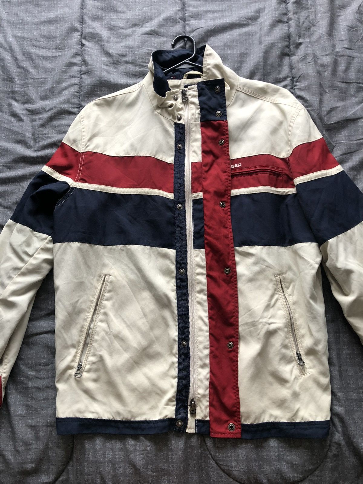 Tommy Hilfiger Tommy Hilfiger Creme, Red and Blue Windbreaker Size US L / EU 52-54 / 3 - 2 Thumbnail