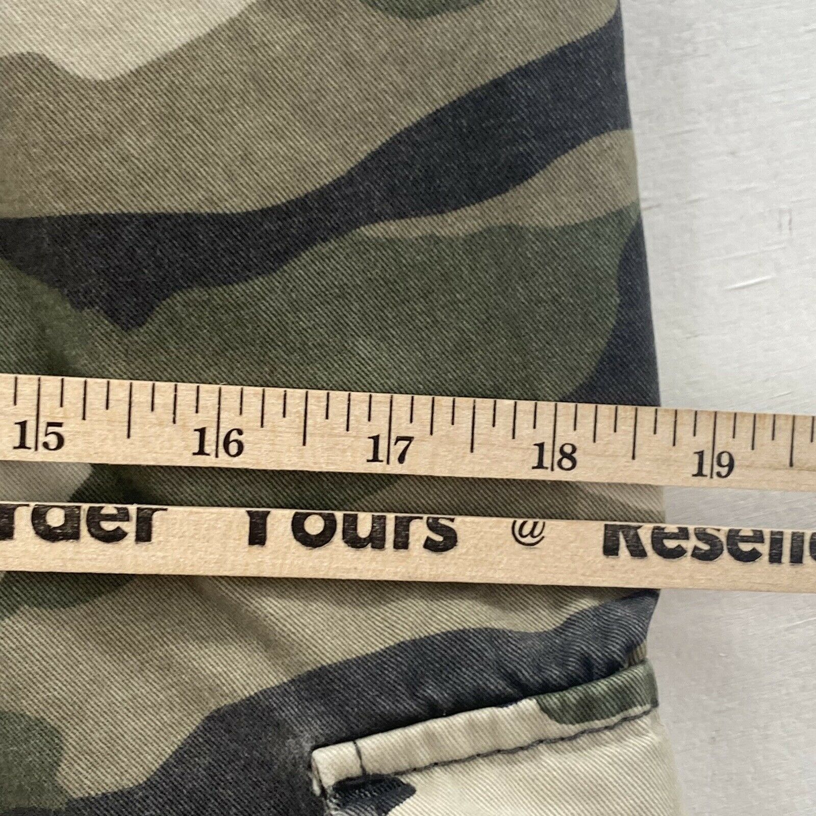 H&M H&M Divided Women's Cargo Joggers Size 6 Green Camo Pants Size 28" / US 6 / IT 42 - 10 Thumbnail