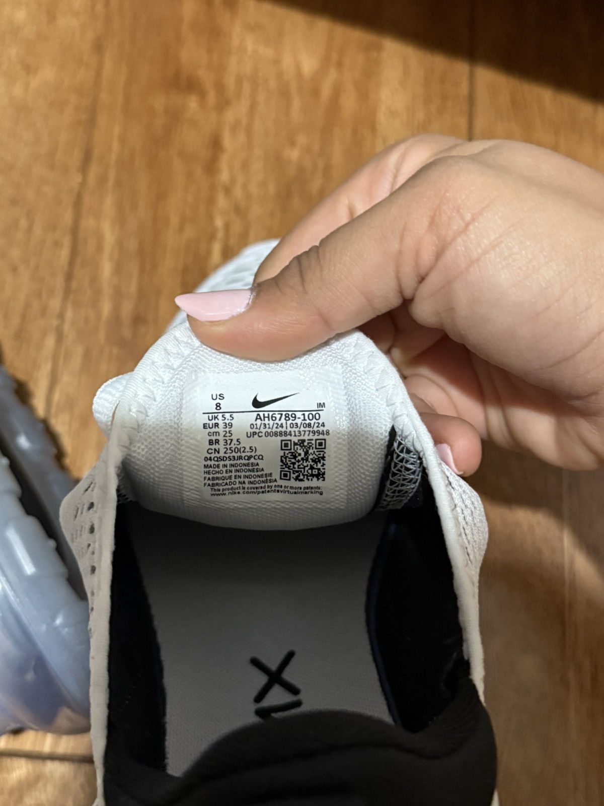 Nike Nike Air Max 270 Size US 8 / IT 38 - 8 Thumbnail