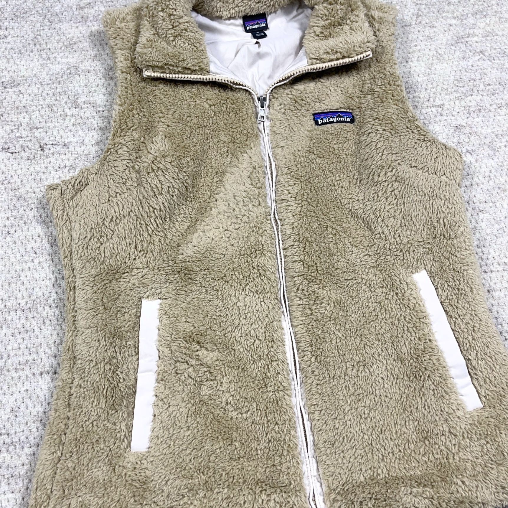Patagonia Patagonia Vest Women Medium Tan Full Zip Fleece Pocketed No Pocket Los Gatos Outdoor Casual Travel Size M / US 6-8 / IT 42-44 - 5 Thumbnail
