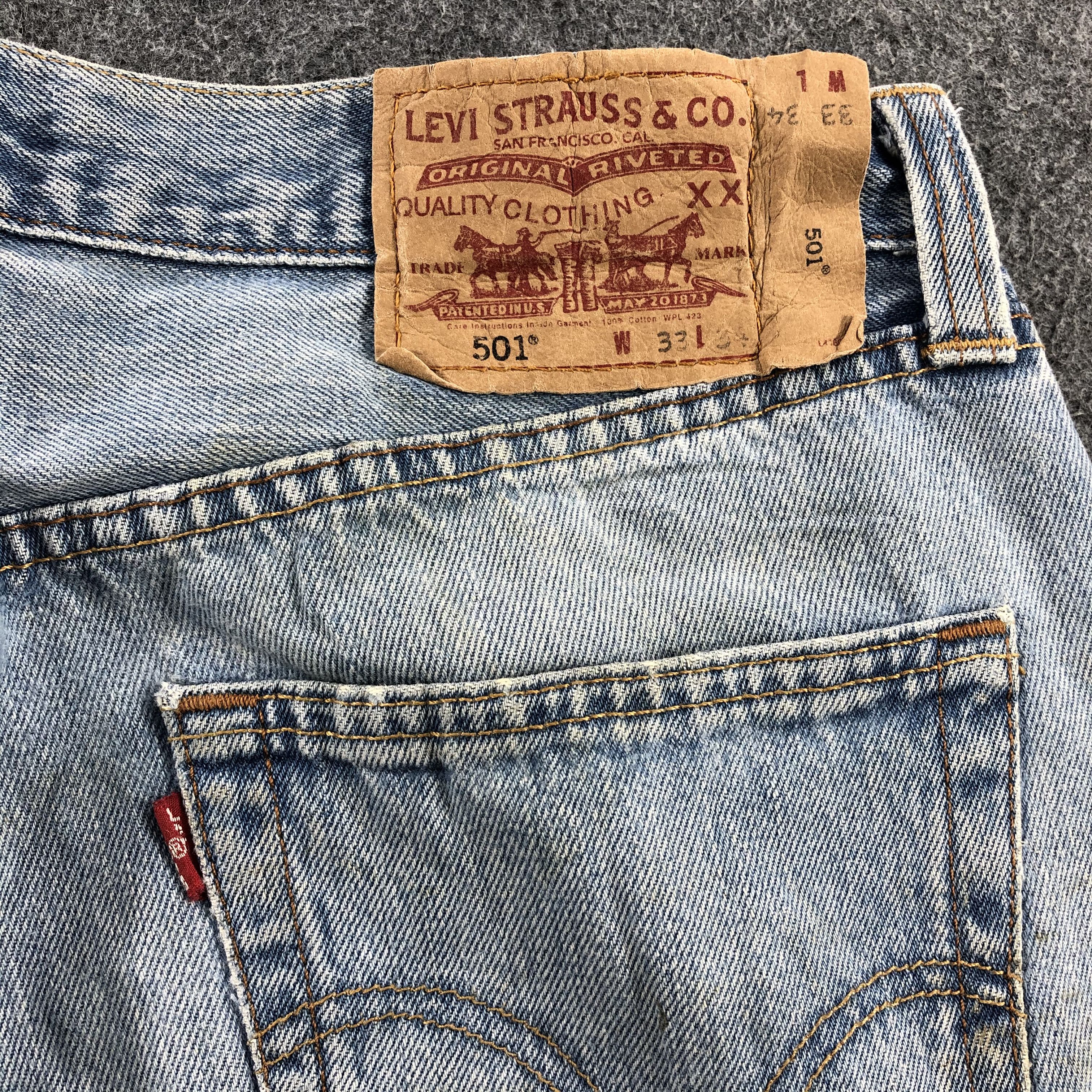 Levi's Vintage Light Wash Levis 501 Jeans-JM951 Size US 33 - 6 Thumbnail