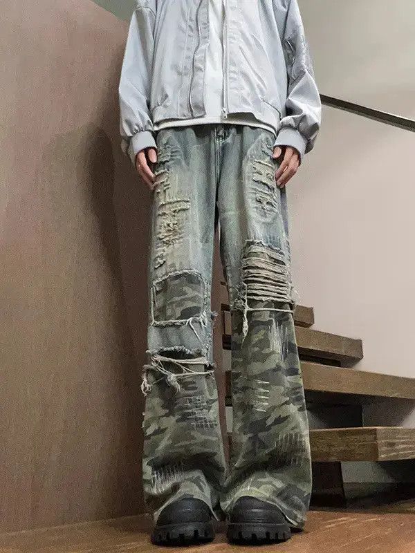 Japanese Brand Retro loose patchwork camouflage ripped jeans Size US 32 / EU 48 - 1 Thumbnail
