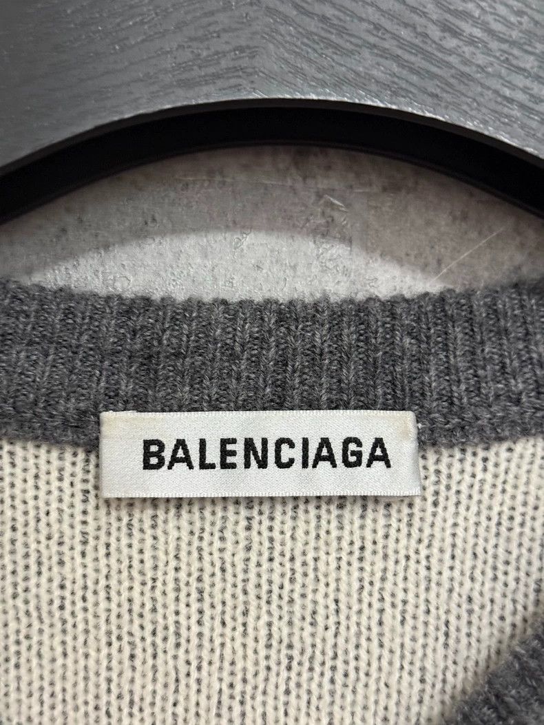Balenciaga Balenciaga Grey Bullet Screen Logo Sweater Size US XS / EU 42 / 0 - 3 Thumbnail