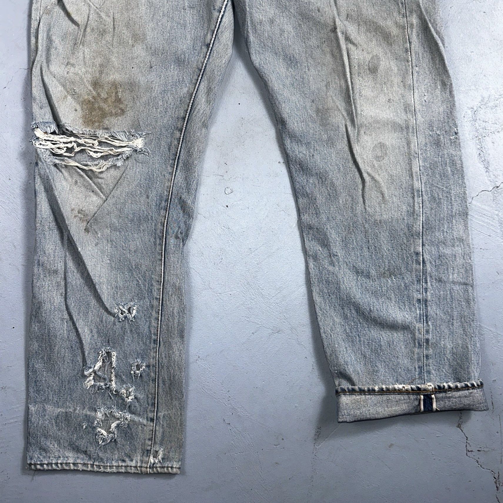 Levi's VINTAGE Levi's 501 Jeans 36x31 Light Wash USA Redline Selvedge 80s 90s 70s 501 XX Men Jeans Straight Distressed Classic Size US 36 / EU 52 - 3 Thumbnail
