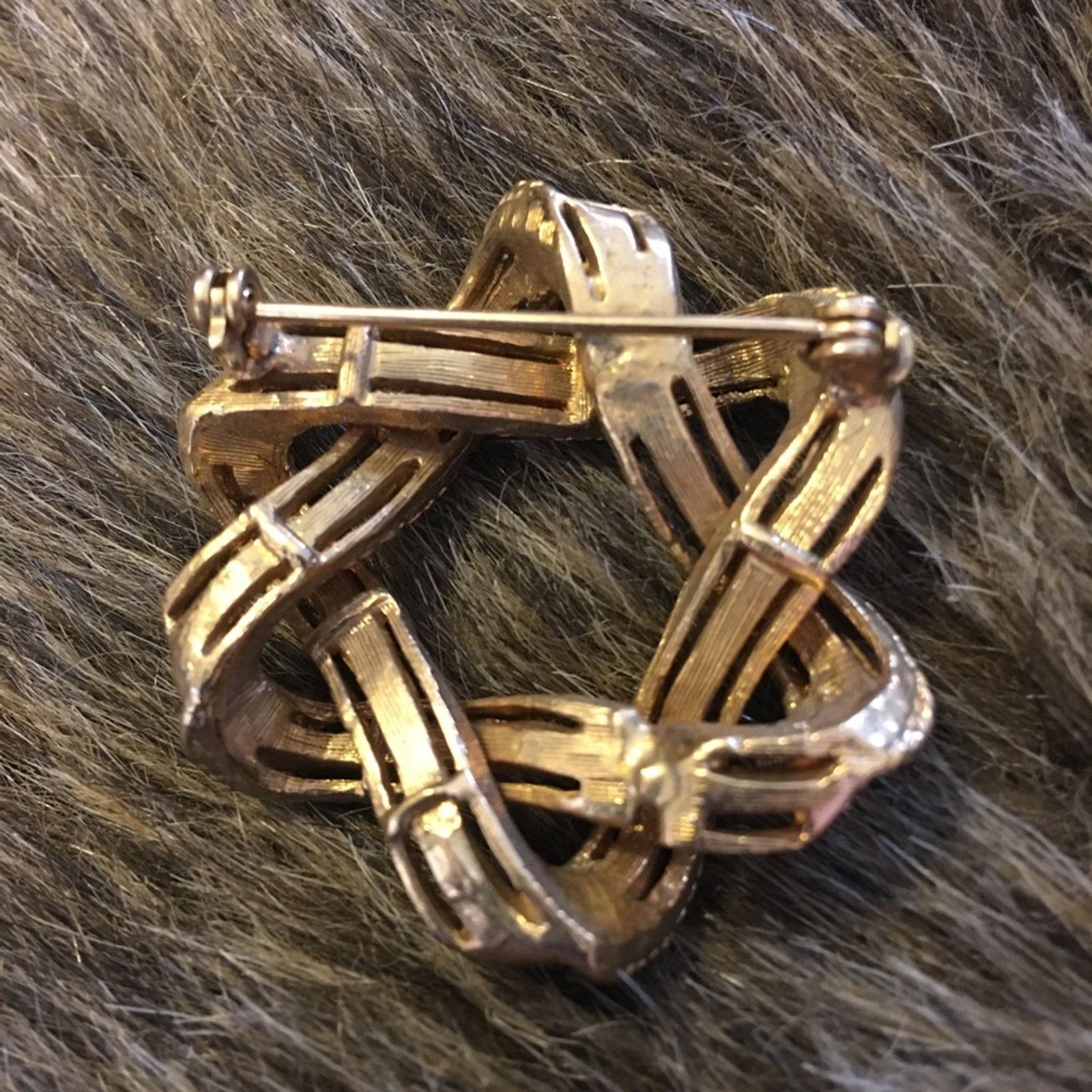 Vintage Vintage 70s gold tone wreath design brooch pin Size ONE SIZE - 2 Thumbnail