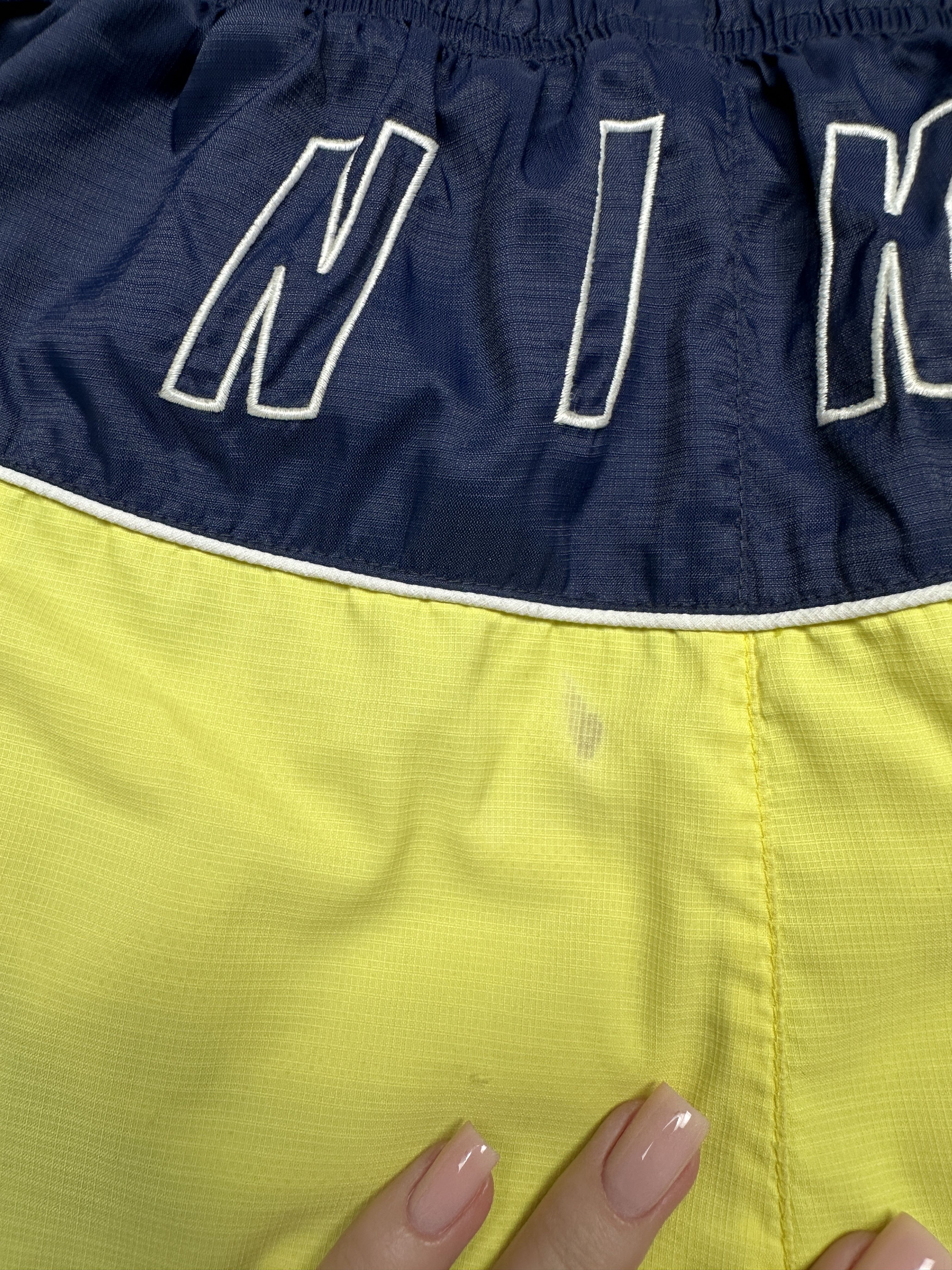 Nike Nike Vintage Mens Nylon Shorts Size US 28 / EU 44 - 3 Thumbnail
