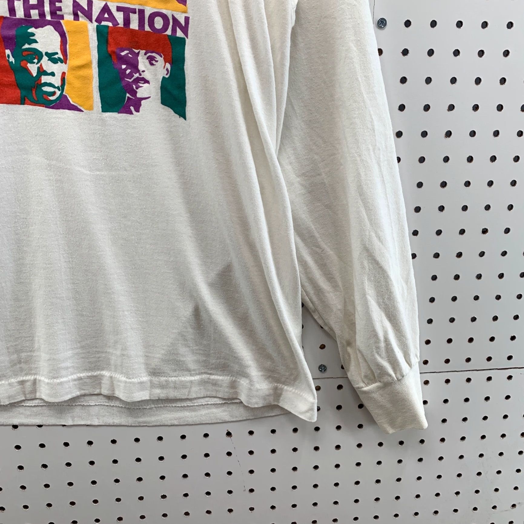 Fruit Of The Loom VINTAGE Hunger Has a Face Shirt Mens L White 90s Love Peace T-Shirt USA 22x29.5 Size US L / EU 52-54 / 3 - 3 Thumbnail