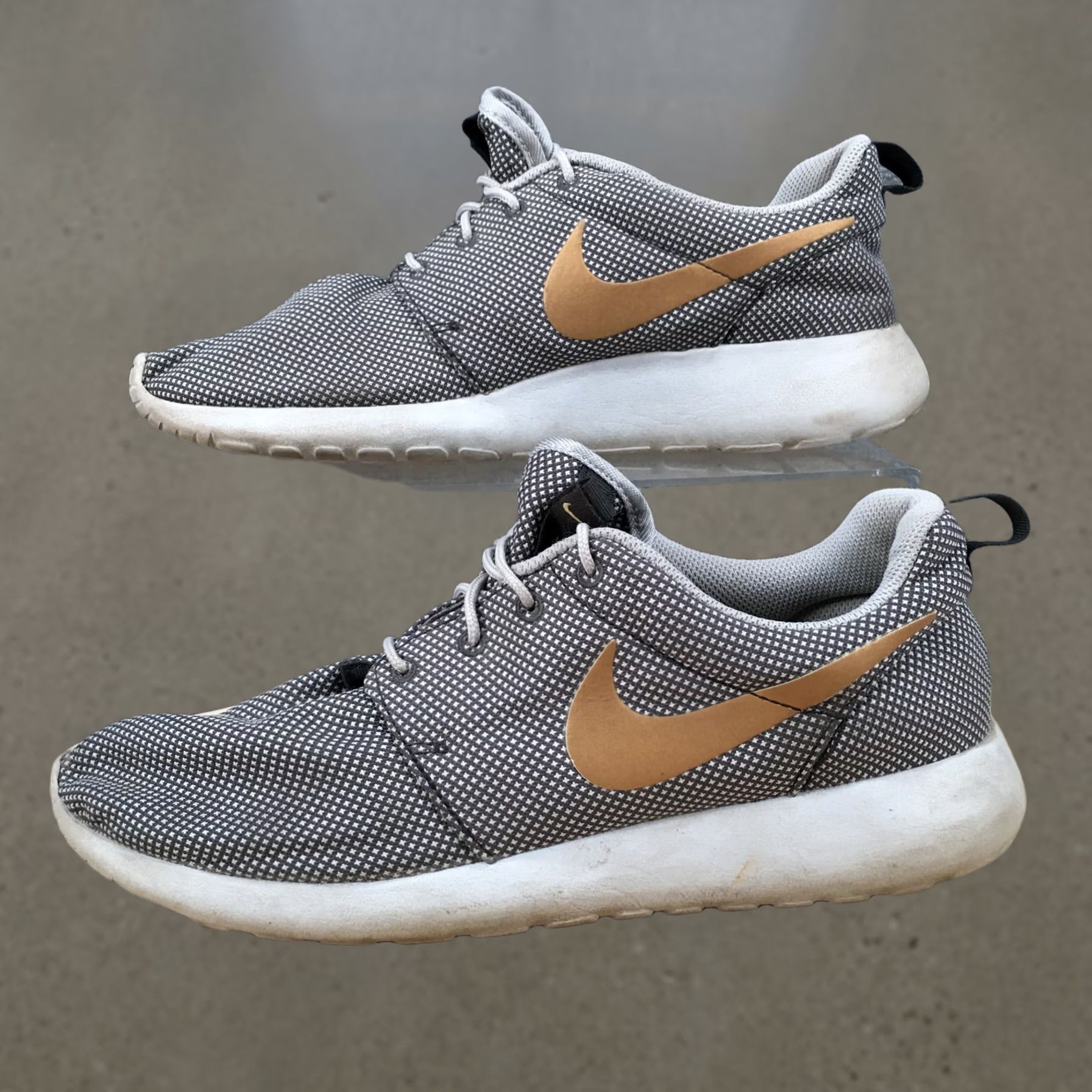 Nike Nike Roshe One Shoes Womens 9 Gray Lace Up Low Top Sneakers - Nike Roshe Running Shoes Womens 9 Gray Size M / US 6-8 / IT 42-44 - 1 Thumbnail
