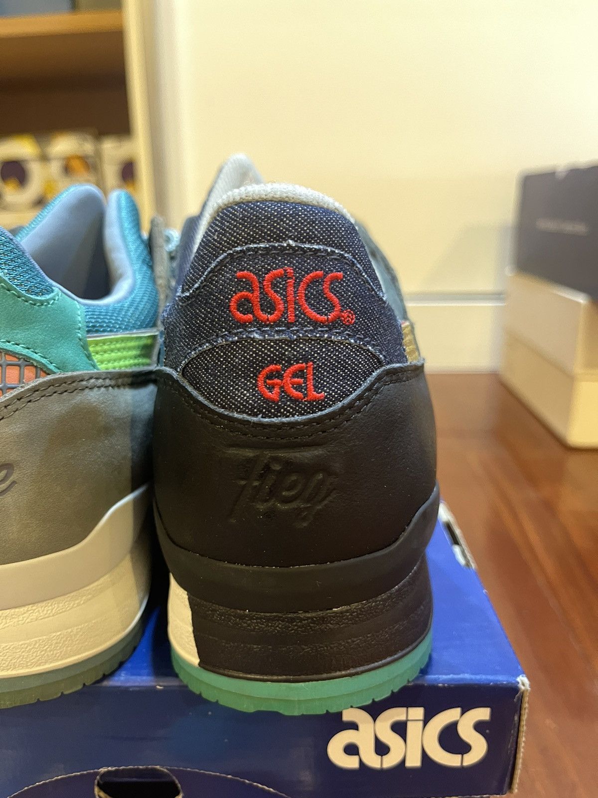 Asics × Kith × Ronnie Fieg New!!! Ronnie Fieg (Kith Founder)x ASICS Gel Lyte 3 Size US 9.5 / EU 42-43 - 17 Thumbnail