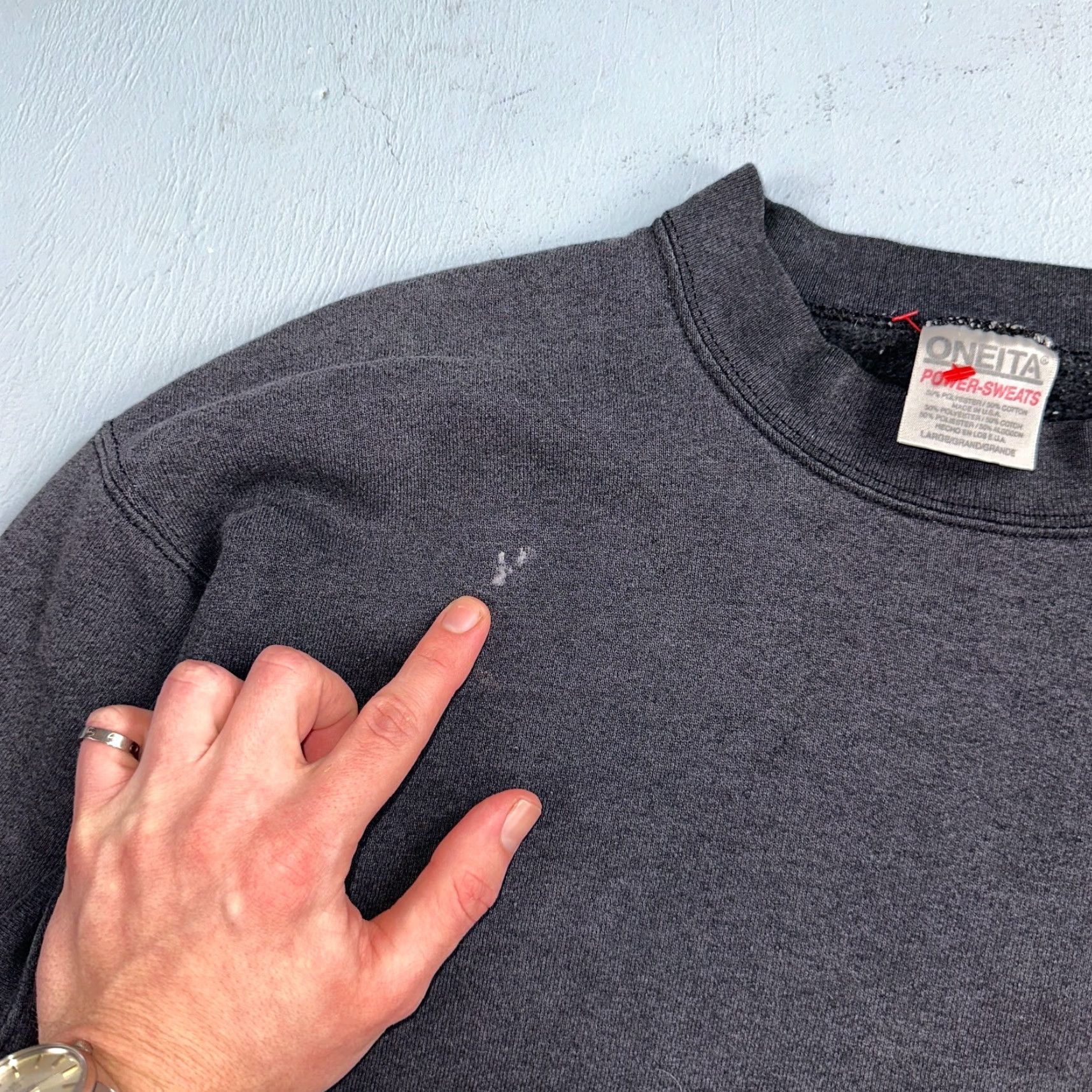 Vintage VINTAGE Oneita Sweatshirt Men XL Black Ocean Logo 90s College Sports Crewneck Pullover Size US XL / EU 56 / 4 - 5 Thumbnail