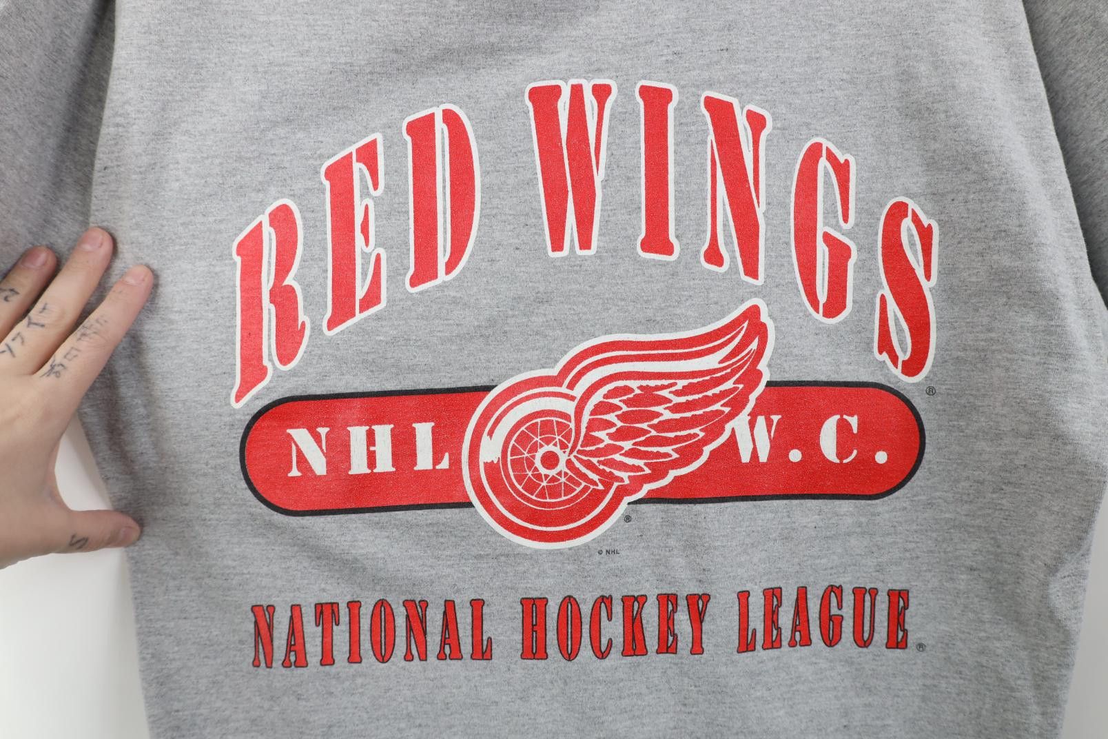 Vintage Vintage 90s Steve Yzerman Red Wings Jersey T-Shirt #19 Size US L / EU 52-54 / 3 - 4 Thumbnail