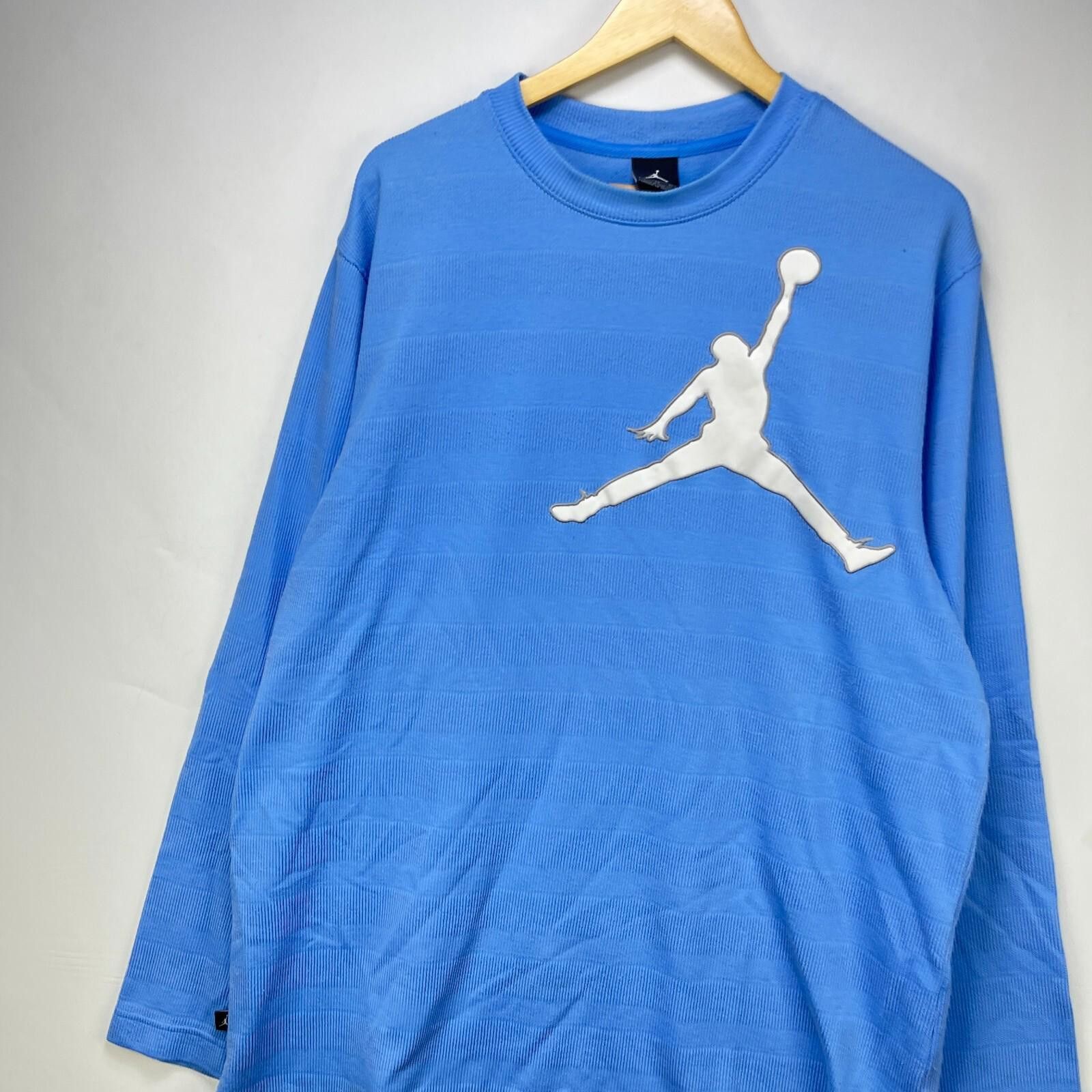 Jordan Brand Vintage Y2K Air Jordan Big Logo Nike Baggy Shirt XL Size US XL / EU 56 / 4 - 2 Thumbnail