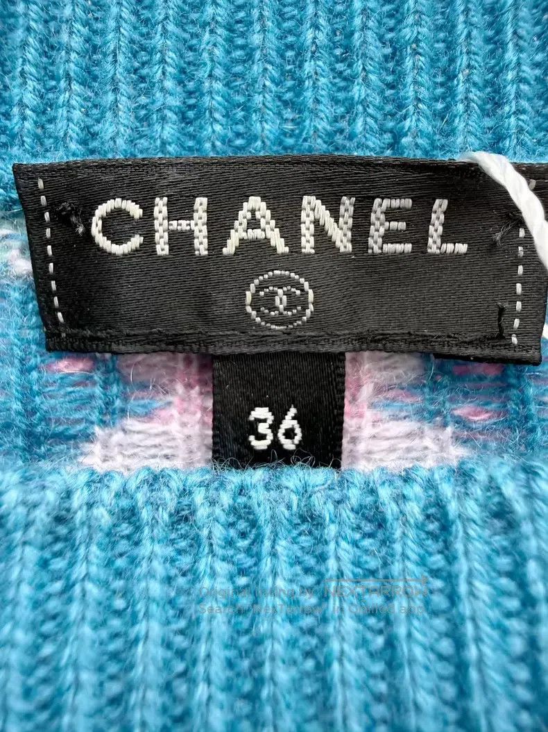 Chanel Chanel Show-style knitted off-the-shoulder sweater Size XS / US 0-2 / IT 36-38 - 4 Thumbnail