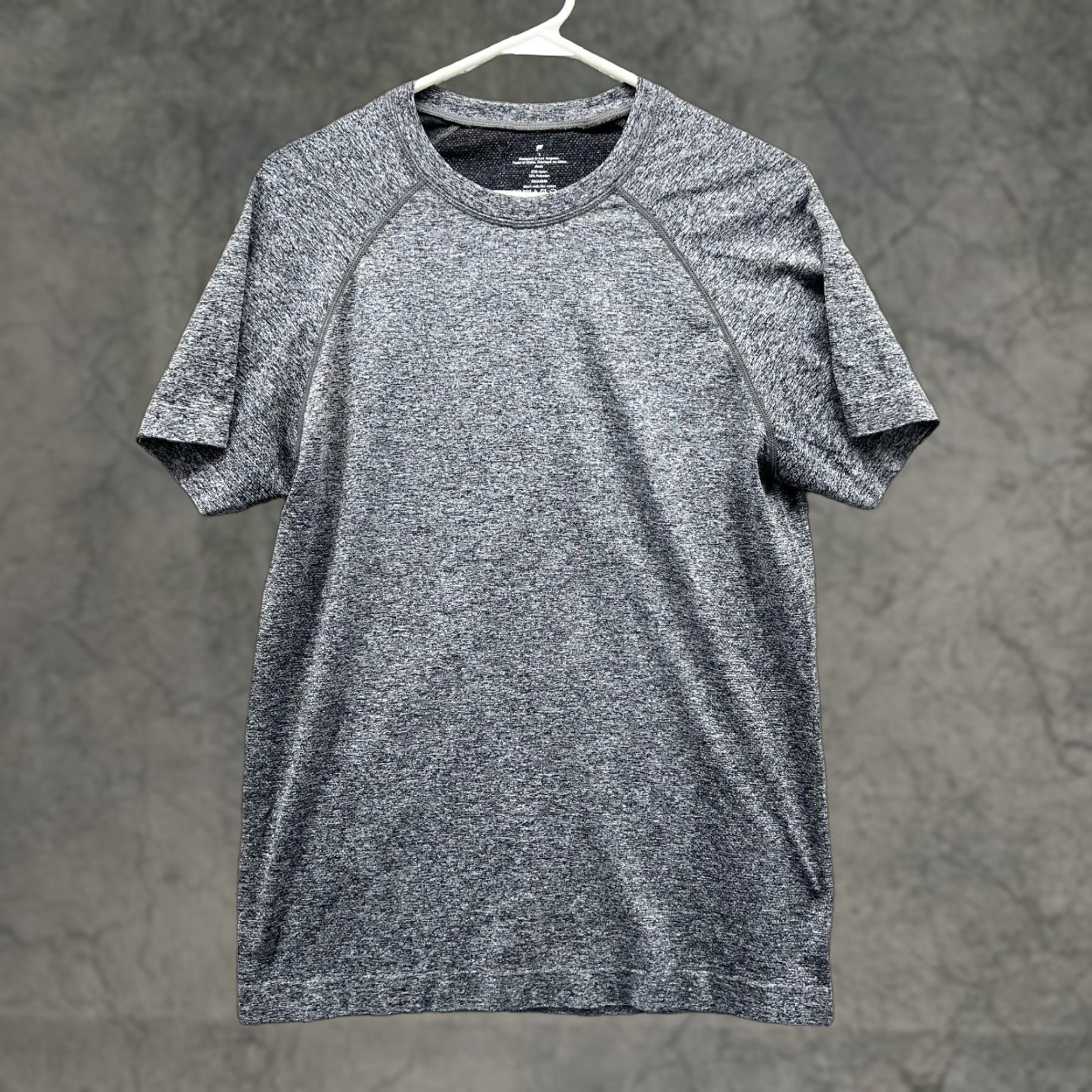Fabletics Fabletics Shirt Men Small Heather Gray Casual Tee Crewneck Nylon Polyester Size US S / EU 44-46 / 1 - 1 Thumbnail