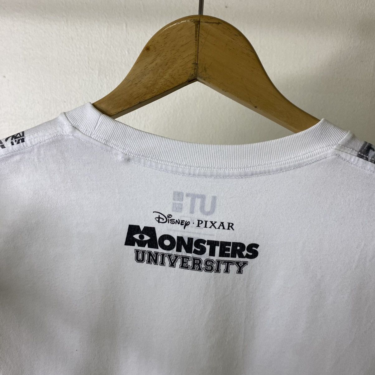 Disney Uniqlo UT x Disney Pixar Monster University Collaboration T Size US M / EU 48-50 / 2 - 7 Thumbnail