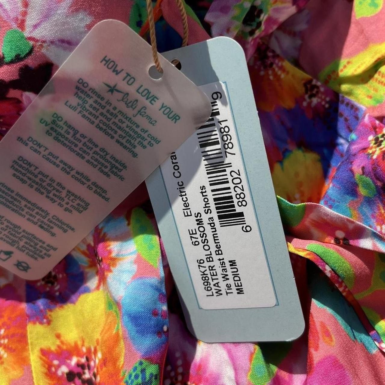 Other Luli Fama Electric coral water blossoms bermuda shorts Size 27" / US 4 / IT 40 - 5 Thumbnail