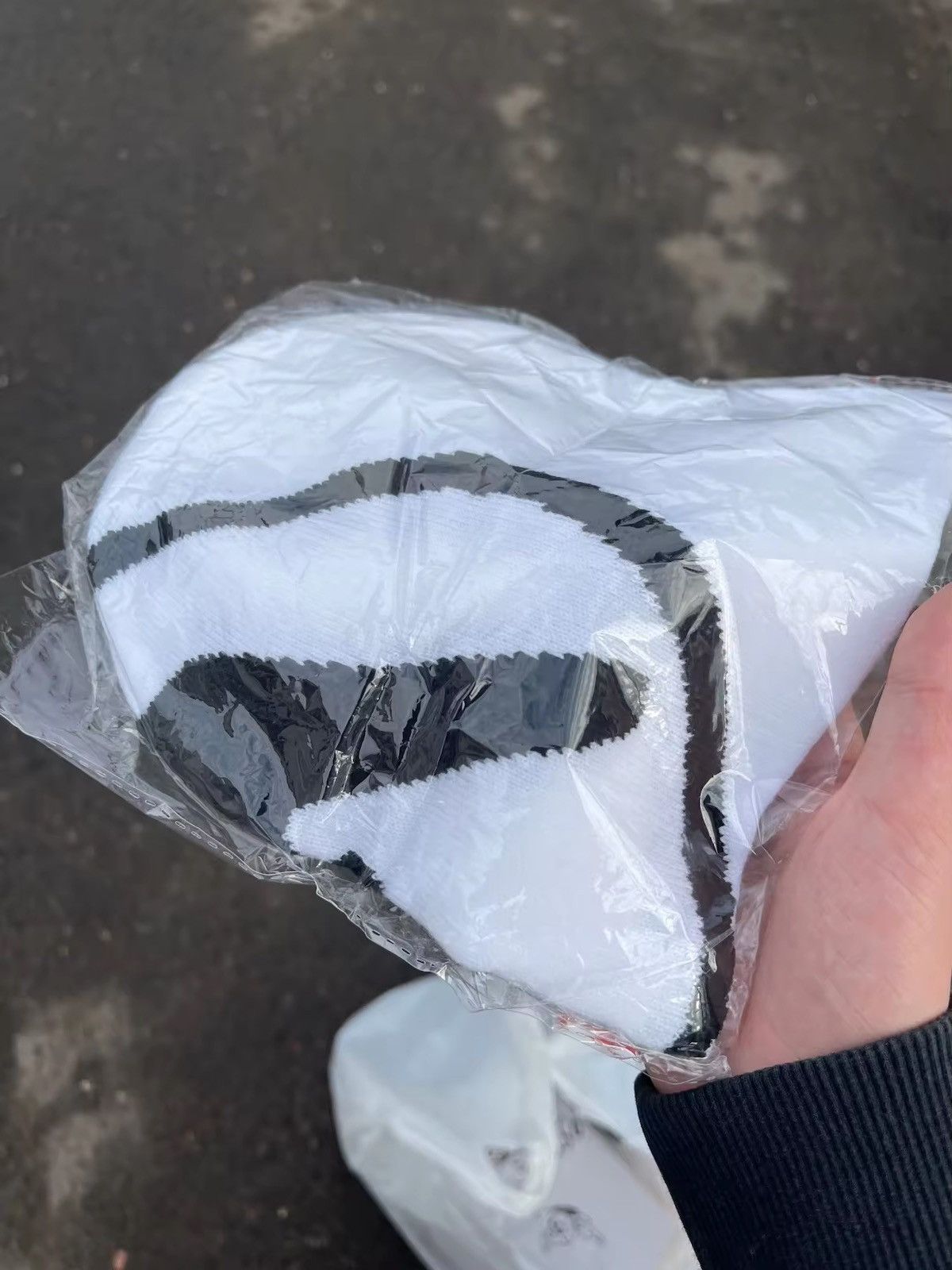 Japanese Brand Kpop Beanie Hat Embroider Knit Warm Cap Size ONE SIZE - 5 Thumbnail