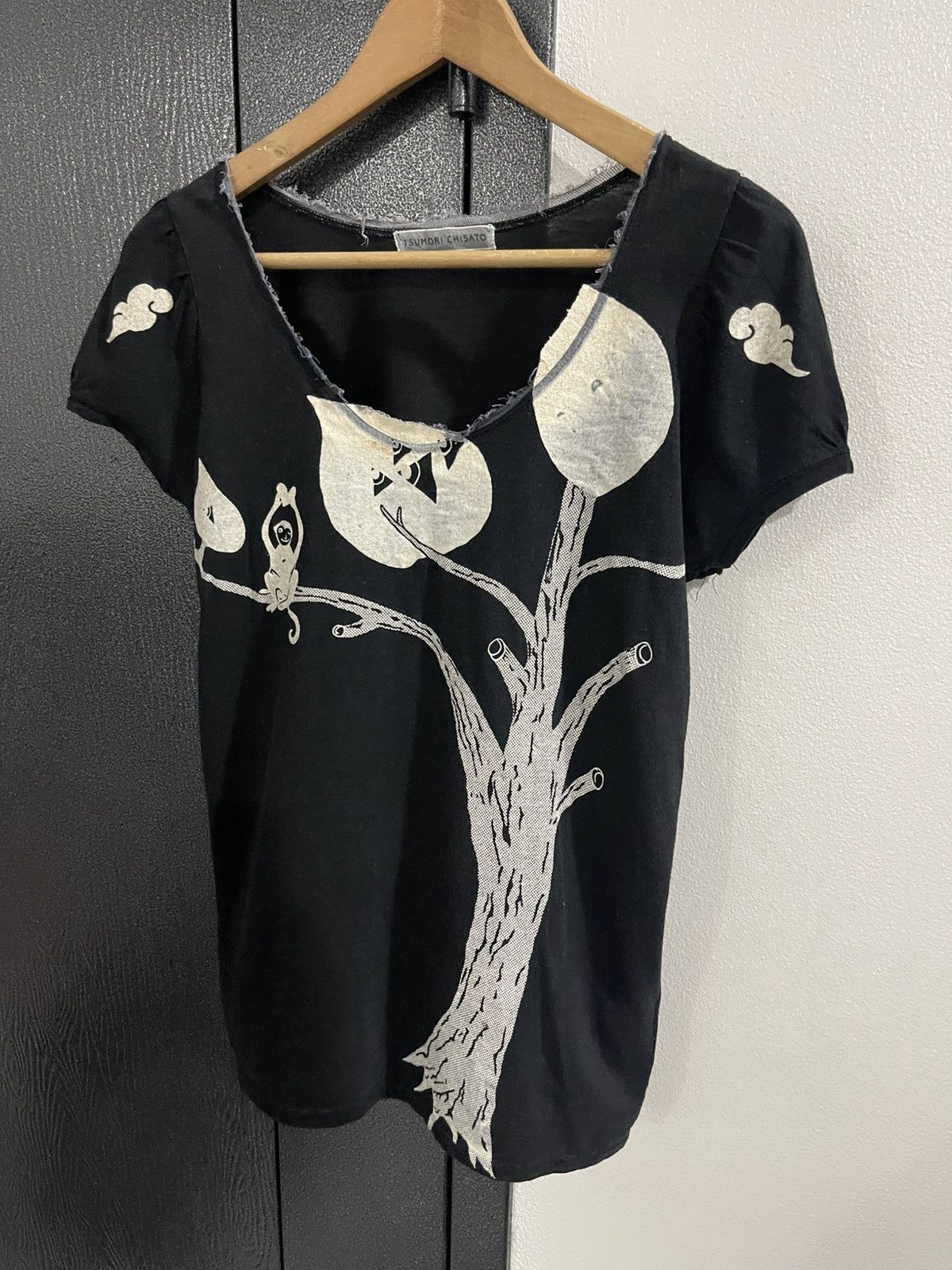 Issey Miyake Issey Miyake Tsumori Chisato Tree Design Tee Size S / US 4 / IT 40 - 2 Thumbnail