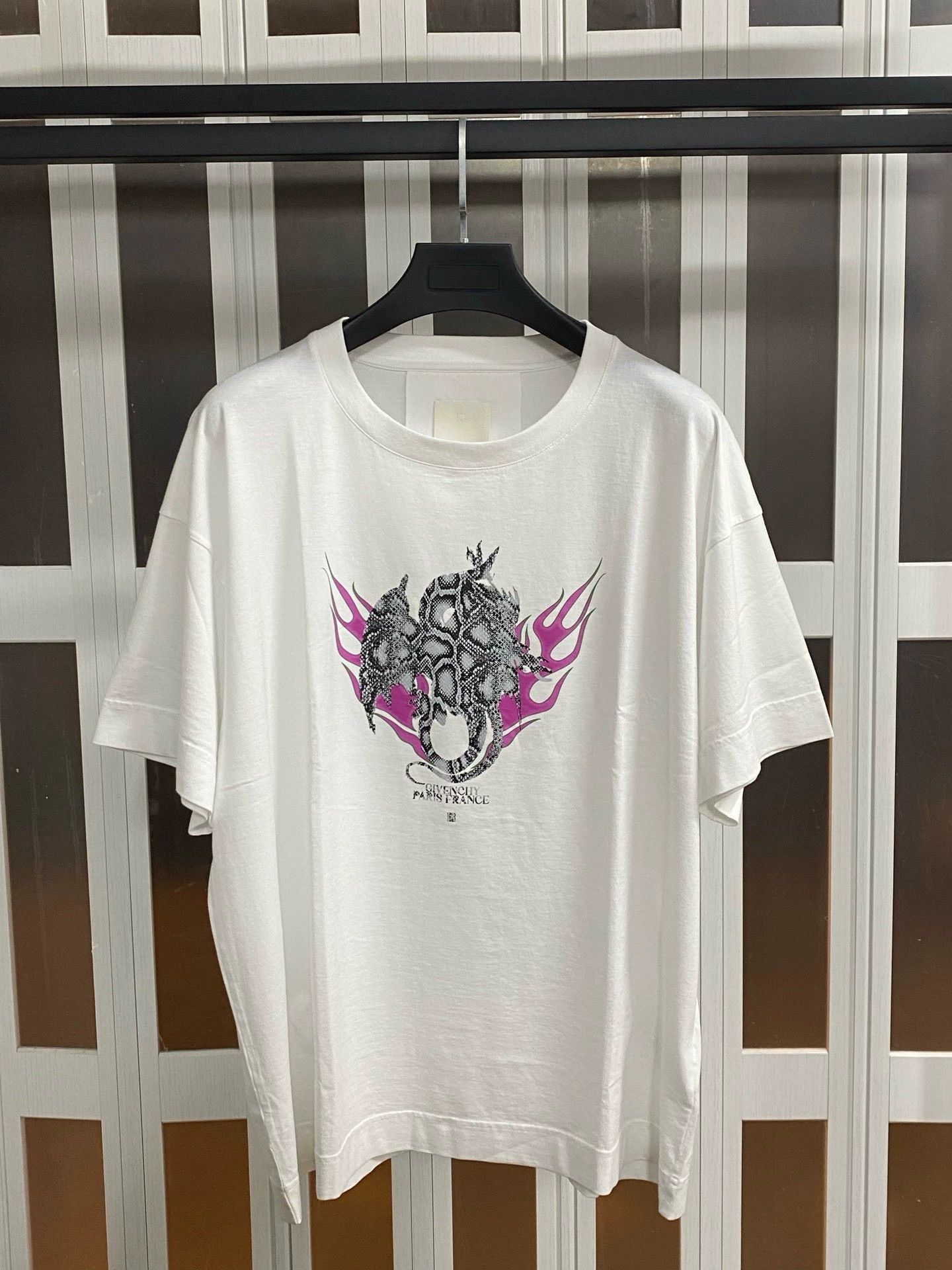 Givenchy Givenchy Men's Short Sleeve Graphic T-Shirt Size US S / EU 44-46 / 1 - 1 Thumbnail