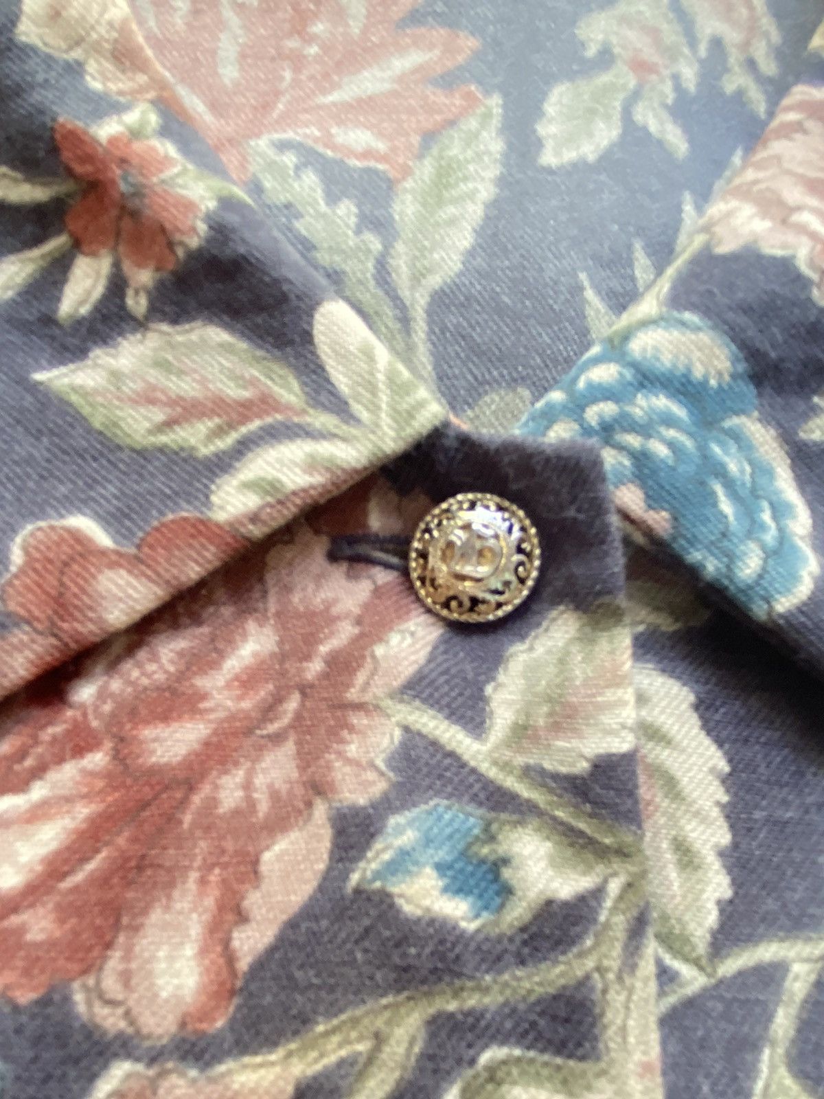 Burberry Burberrys Vintage Floral Button-Up Blouse in Charcoal Size XL / US 12-14 / IT 48-50 - 8 Thumbnail