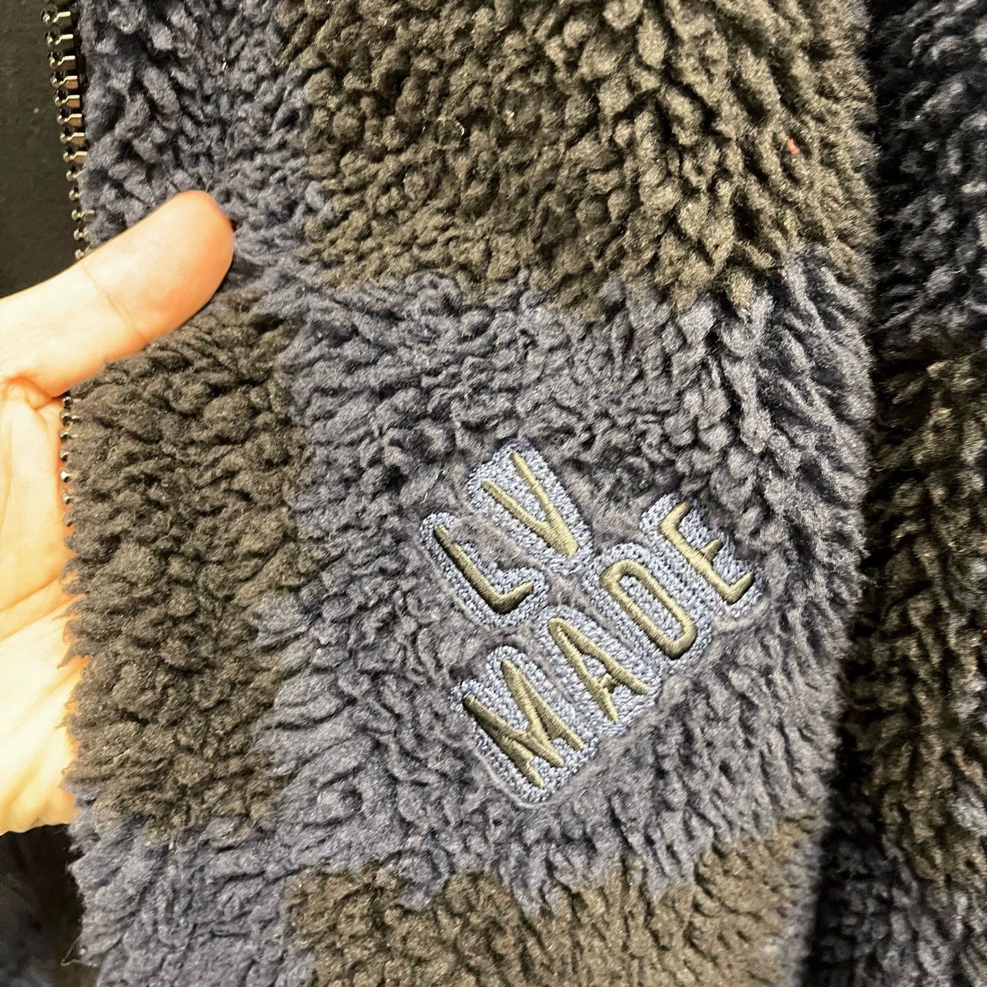 Louis Vuitton LV Damier Teddy Fleece Jacket L 99 Tagless #10612 Size US L / EU 52-54 / 3 - 4 Thumbnail