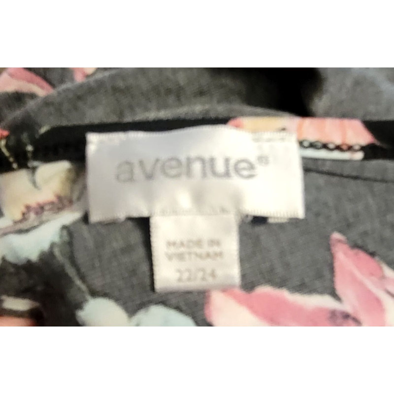 Avenue Avenue Black Floral Wrap Style Tunic Top Size 24 Plus Size Women Size 4XL / US 24-26 - 5 Thumbnail