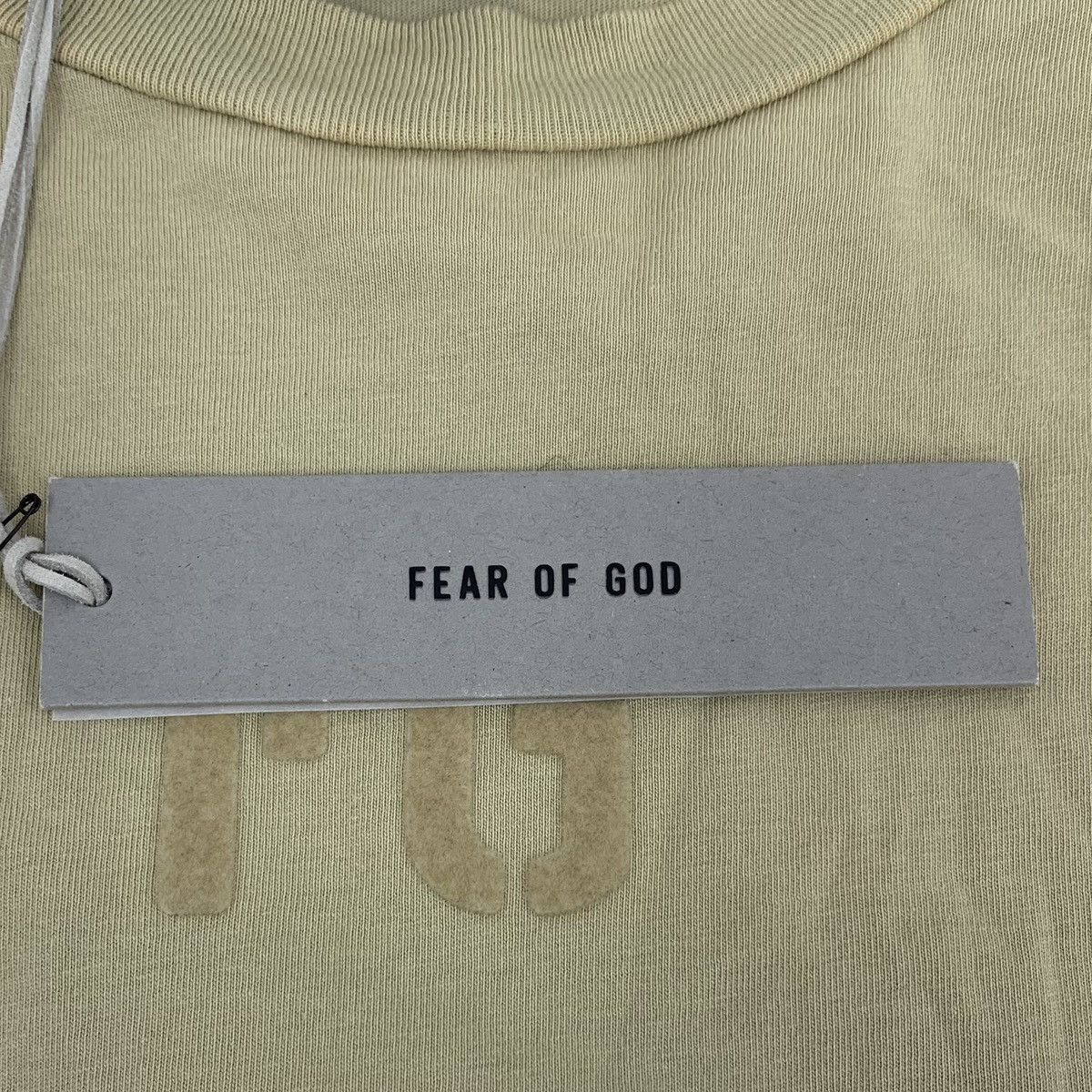 Fear of God Fear Of God Brown Logo Flocked Short Sleeve T-Shirt K26WX Size US M / EU 48-50 / 2 - 7 Thumbnail