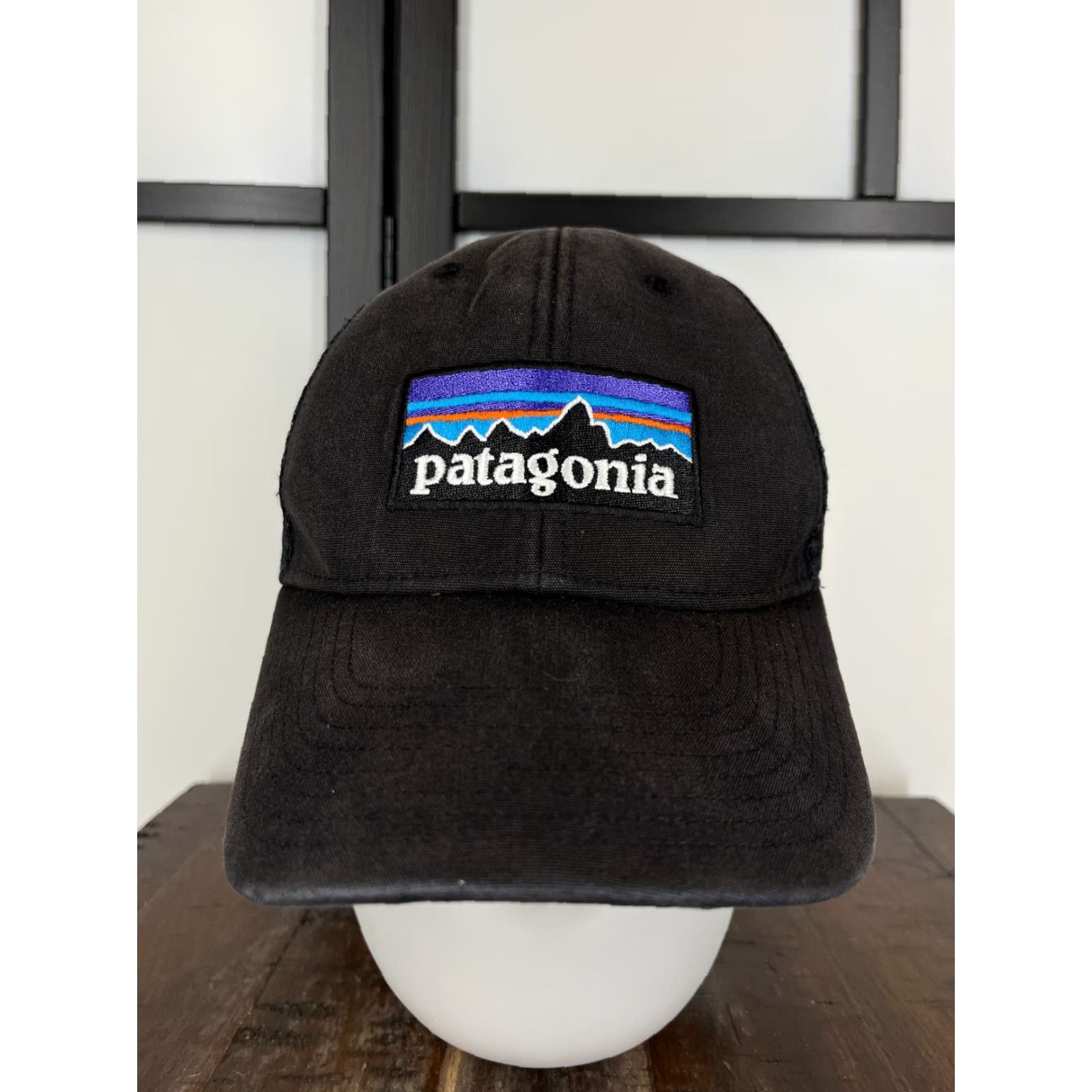 Patagonia Patagonia Hat Cap Snap Back Adult One Size Black Embroidered Trucker Fitz Roy Size ONE SIZE - 2 Thumbnail