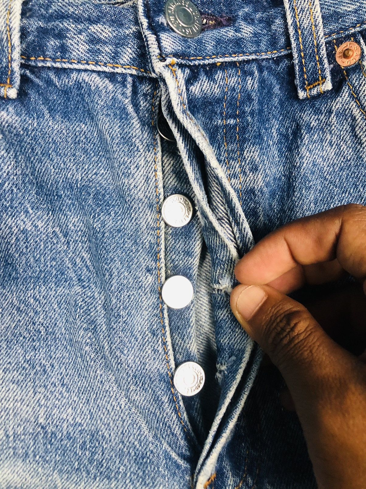 Levi's Levis Distresses Jeans (37) Size US 29 - 8 Thumbnail