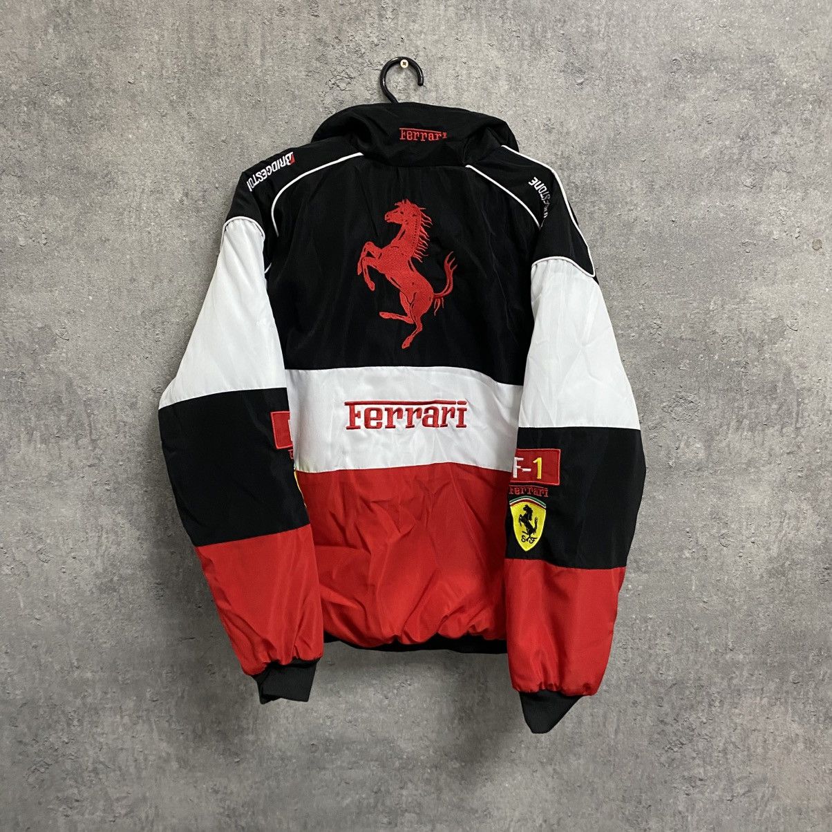 Ferrari × Puma Vintage Ferrari Motorcycle Racing Jacket Big Logo F1 Size US L / EU 52-54 / 3 - 2 Thumbnail